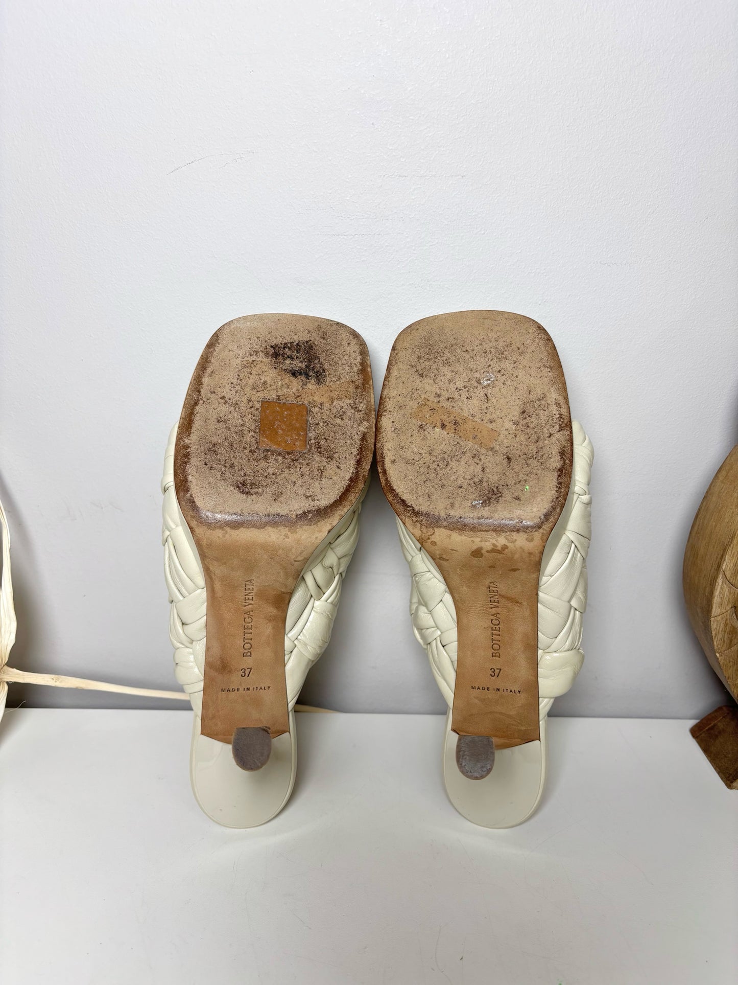 W Shoe Size 7 Bottega Veneta Cream Woven Leather Cowhide Peep Toe Heels