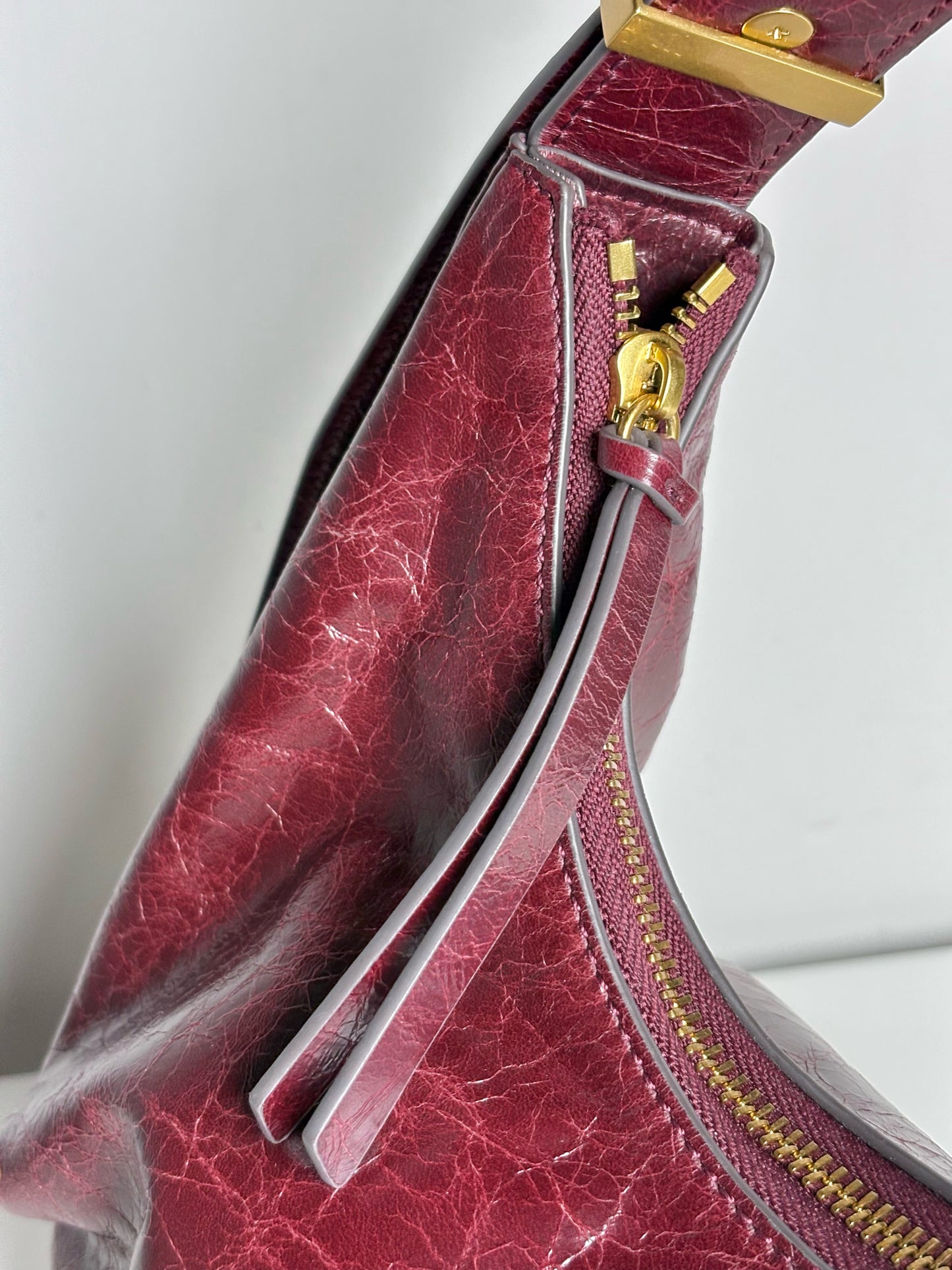 Rag & Bone Hudson Cracked Leather Pre-owned Burgundy Hobo Bag