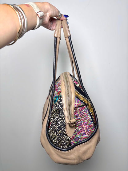 Leather Isabella Fiore Embroidered Pre-owned Multi-Color Medium Purse