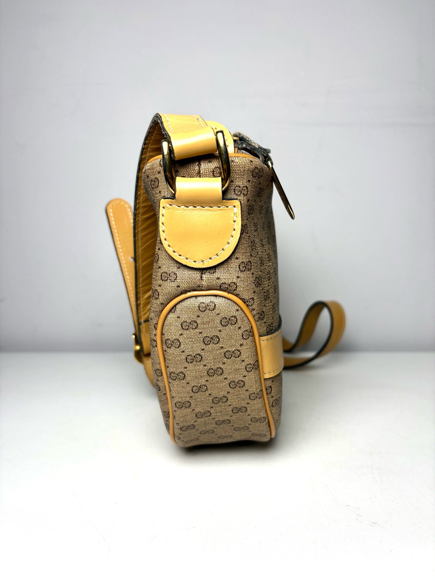 Gucci Monogram Vintage Coated Canvas Pre-owned Beige, Tan Small Purse