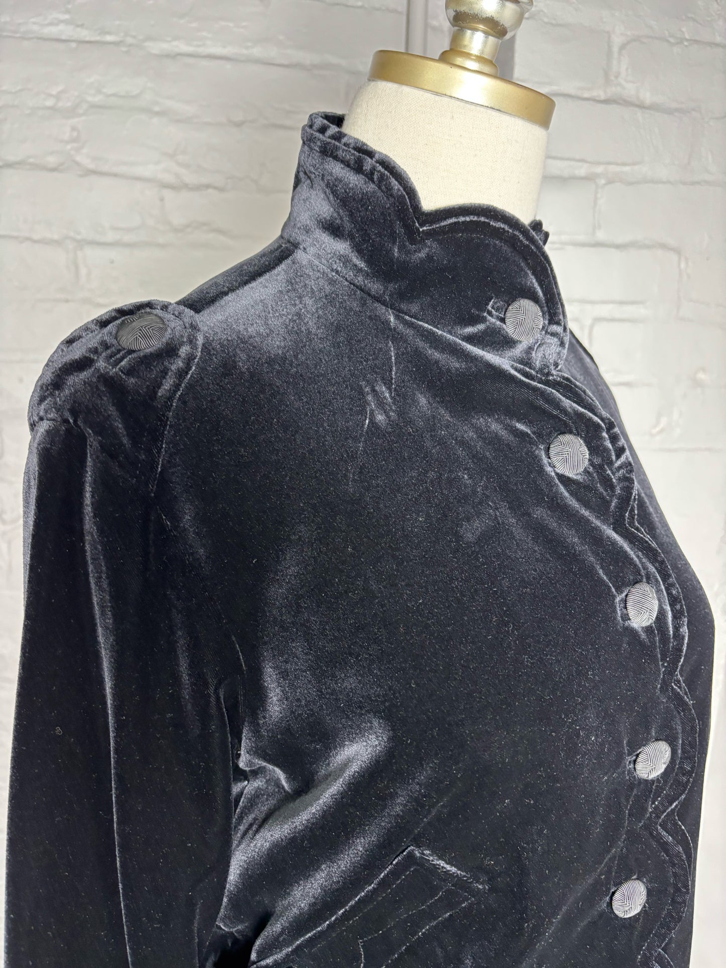 Women Size S Yves Saint Laurent Black Solid Velvet Scallop Trim Jacket