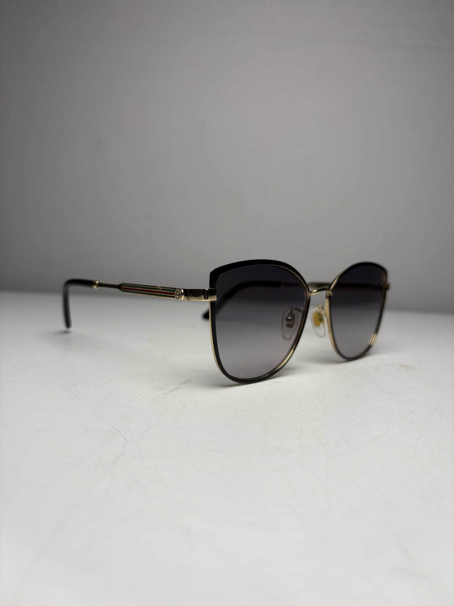 Women's Gucci GG0589SK Black & Gold Metal Pre-Owned Cat-Eye Sunglasses