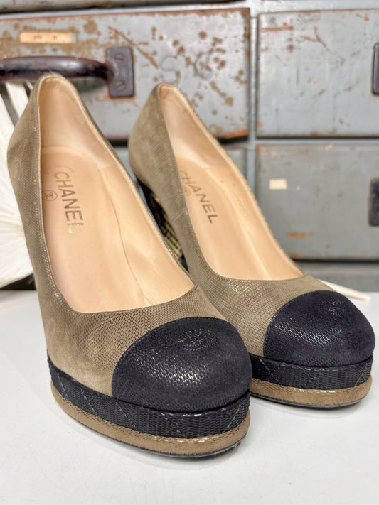 W Shoe Size 38.5 Chanel Khaki, Black Heels