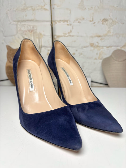 W Shoe Size 38.5 (7.5 US) Manolo Blahnik Blue Leather Suede Heels