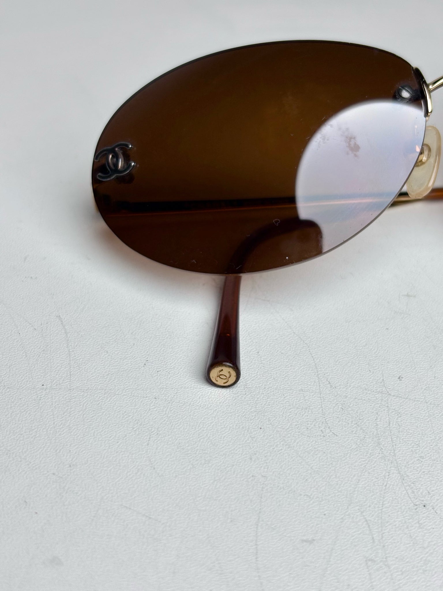 Chanel #4013 Rimless Vintage Y2K Pre-owned Gold Sunglasses – VIDA