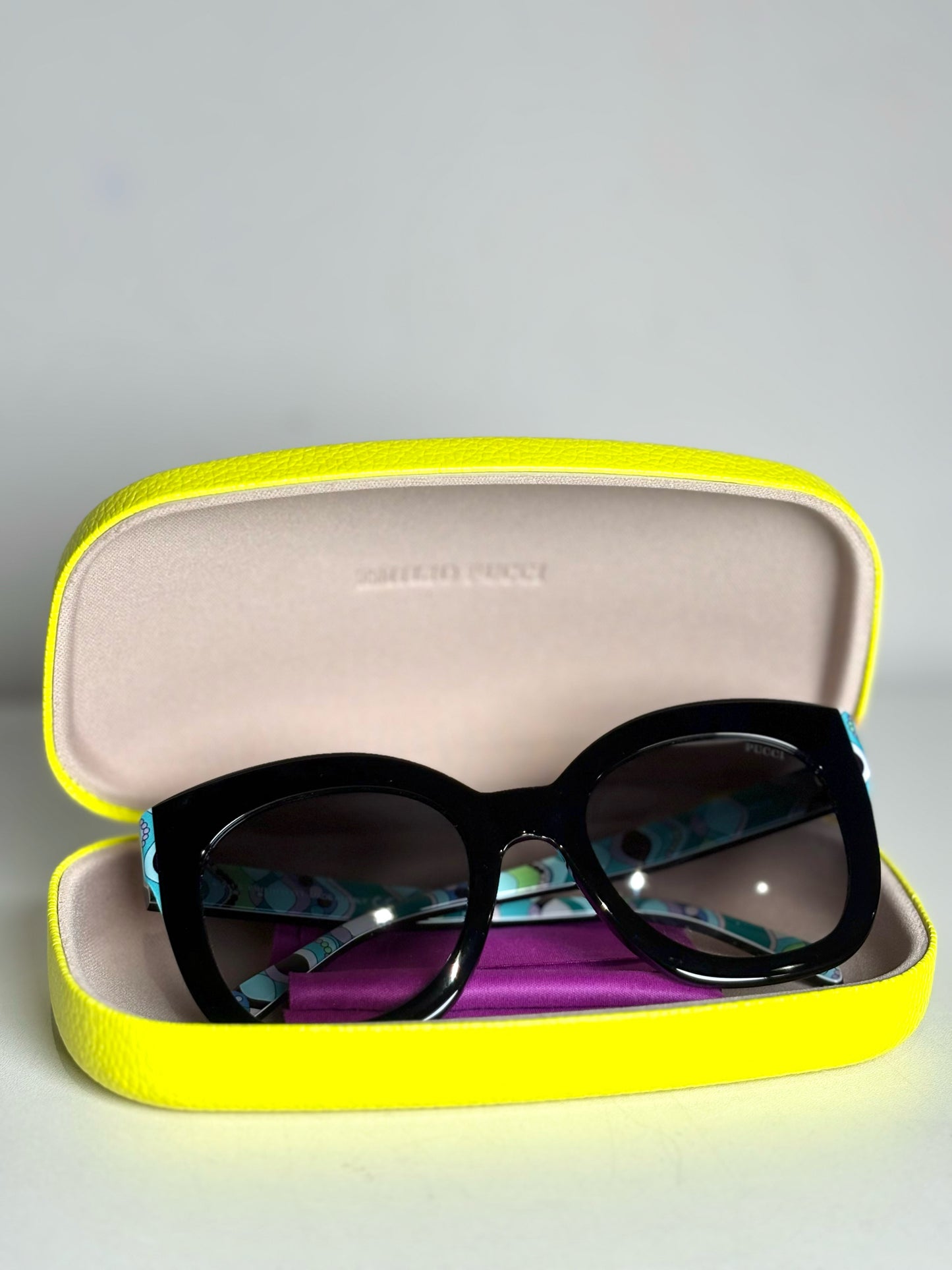 Emilio Pucci EP 97 01C Pre-owned Black Acetate Sunglasses
