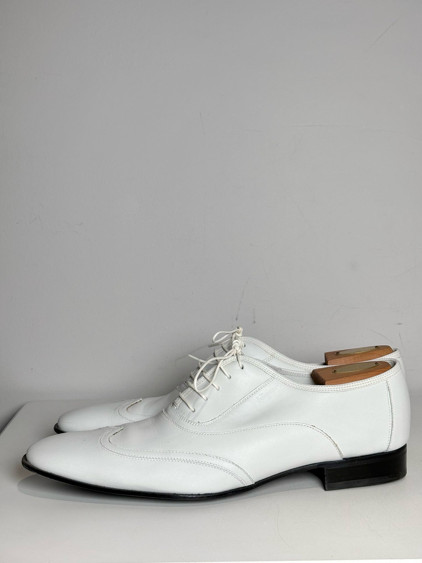 Men's Salvatore Ferragamo White Wingtip Leather Dress Pre-owned Shoes Sz 12