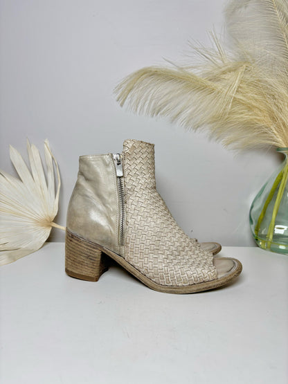 W Shoe Size 6 Officine Creative Bone Leather Cowhide Boots