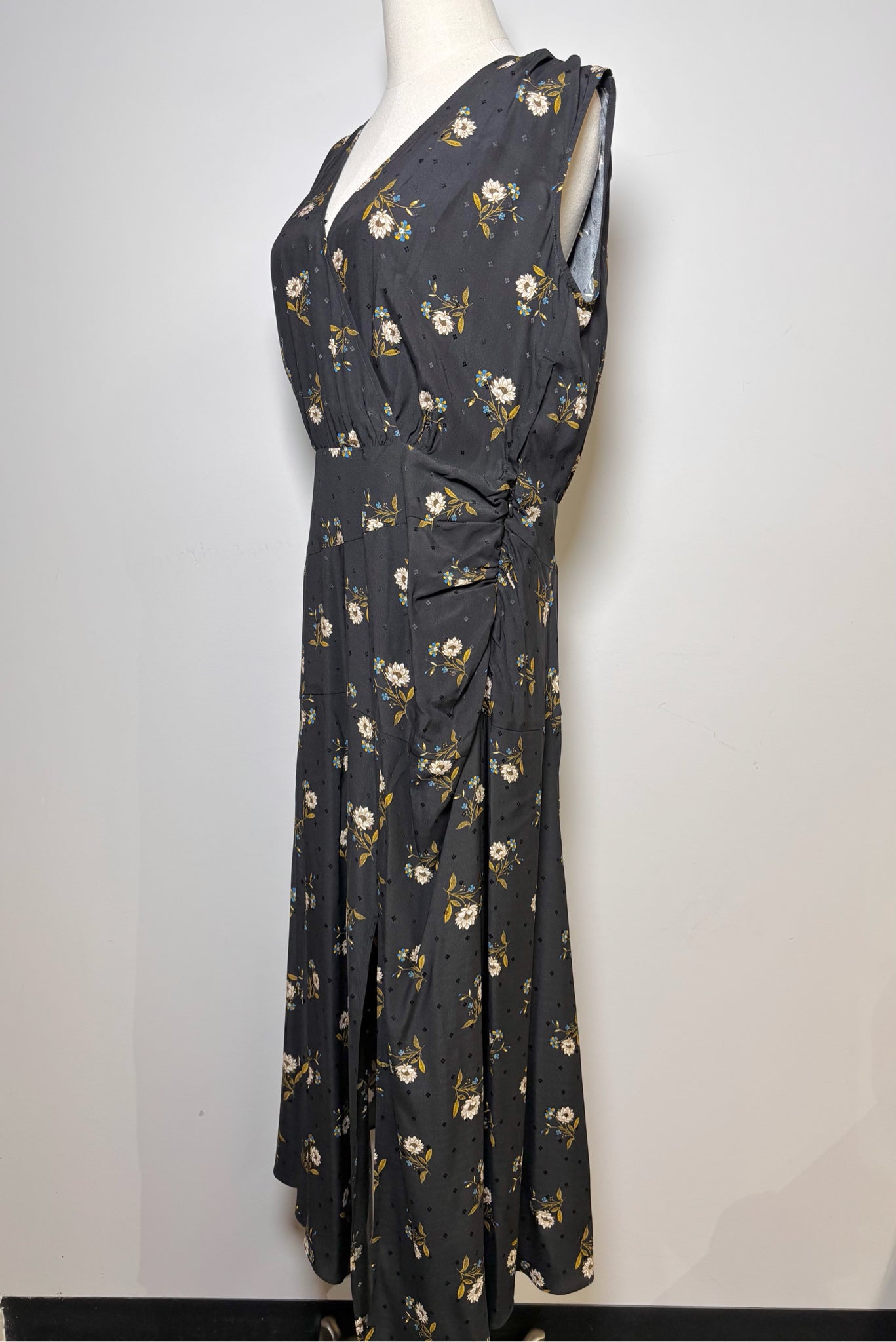 Women Size 10 Veronica Beard Black Floral Midi Silk Blend Dress