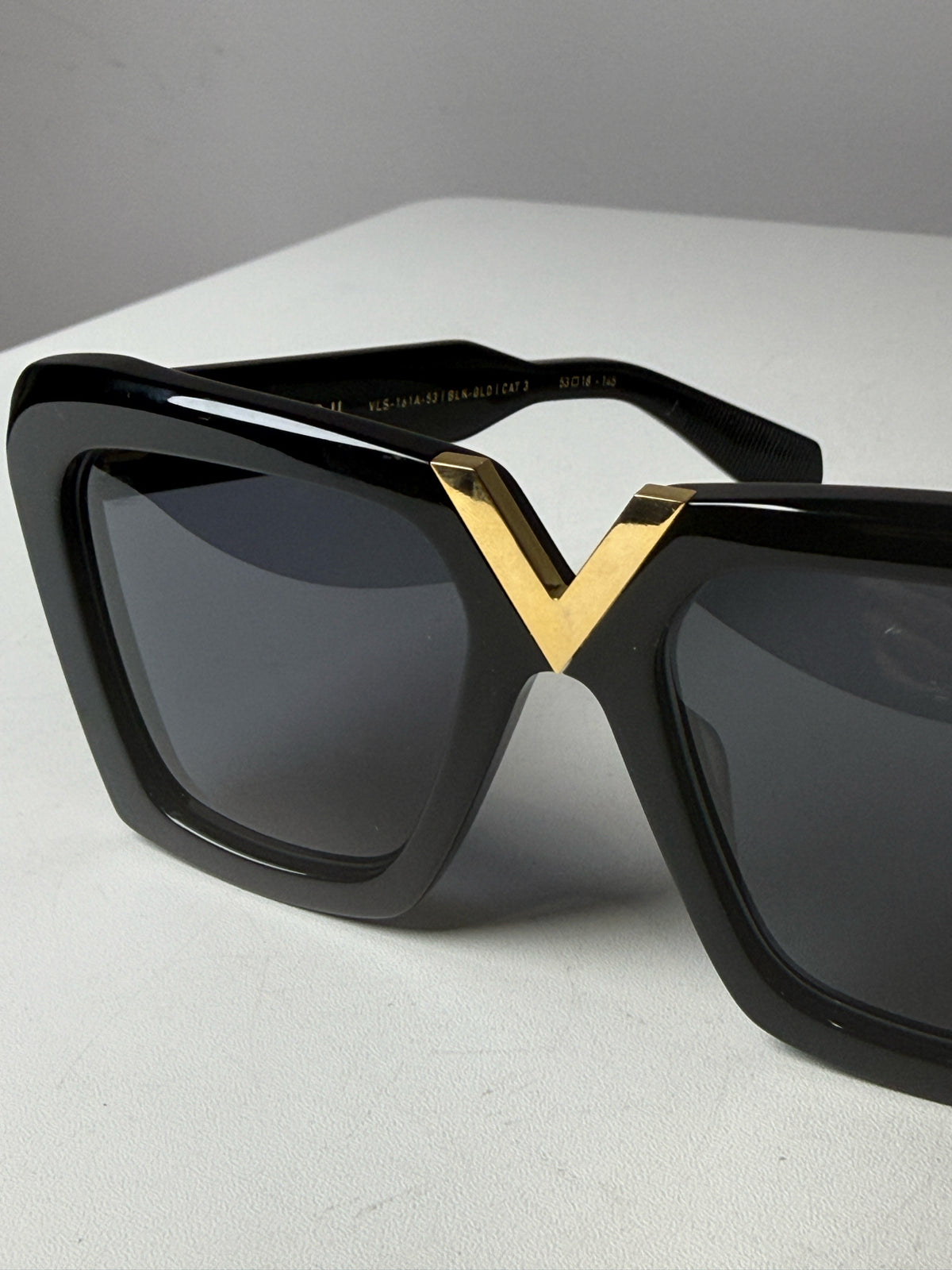 Valentino Garavani V Gold II Sunglasses Women's Pre-owned Black Acetate