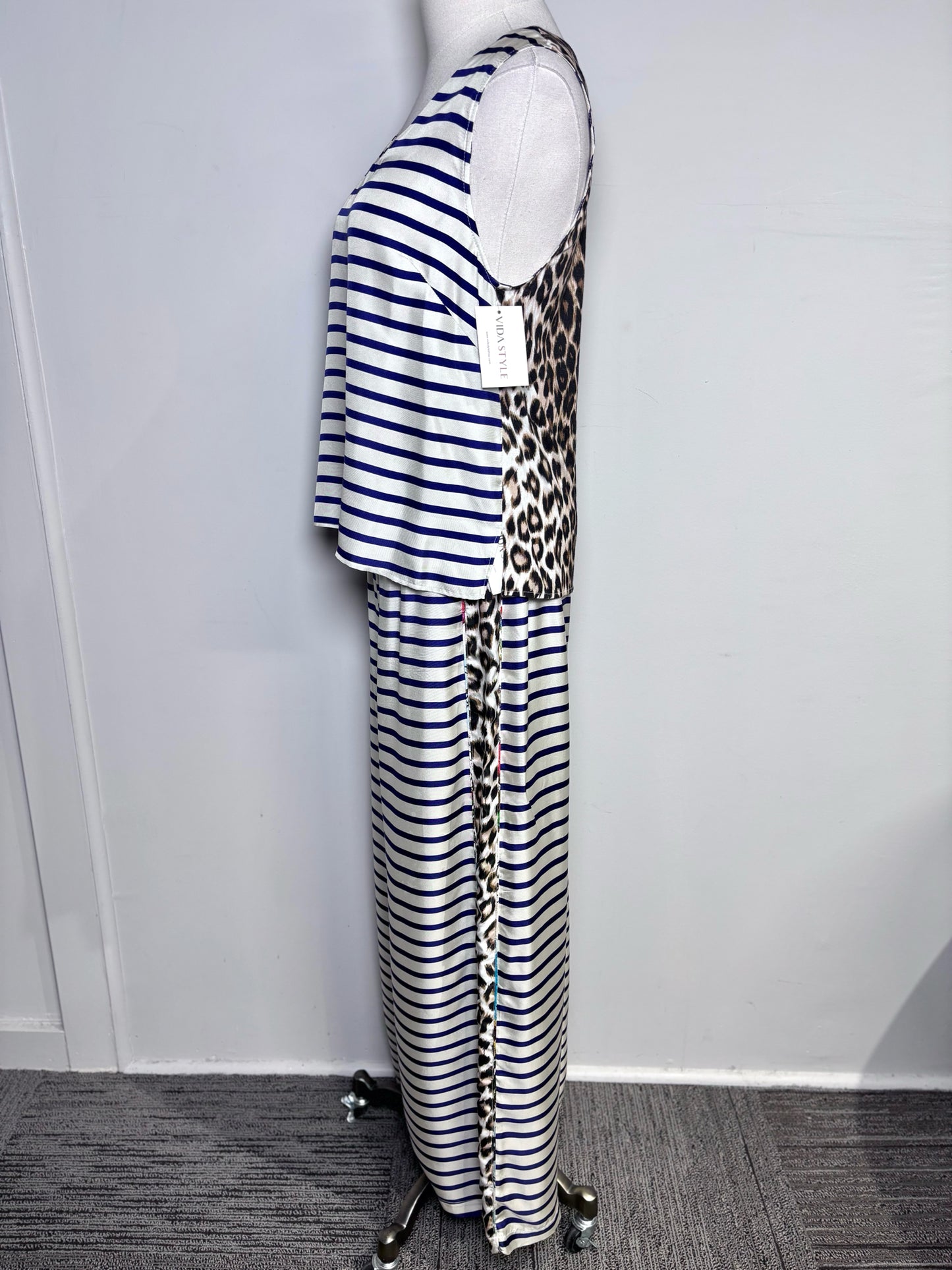 Women Size 2 La Prestic Ouiston Cream, Blue Striped, Animal Print 2 Piece Set