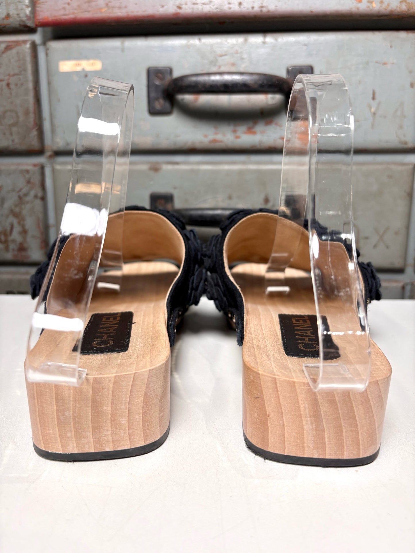 W Shoe Size 39 (8.5 US) Chanel Black Suede Camellia Flower Sandals