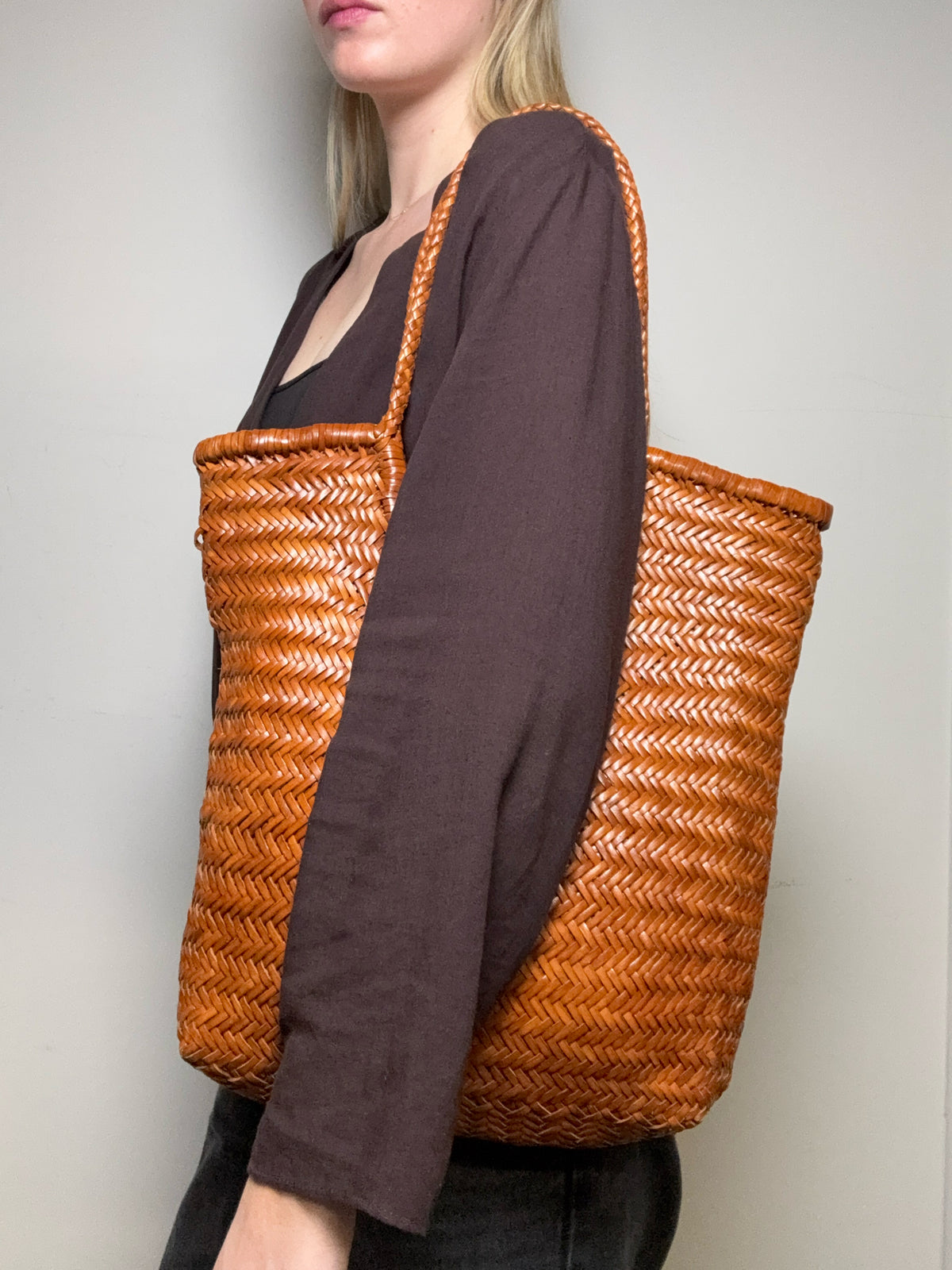 Women's Dragon Diffusion Tan Handwoven Leather NS Diagonal Pre-Owned Basket Tote Bag