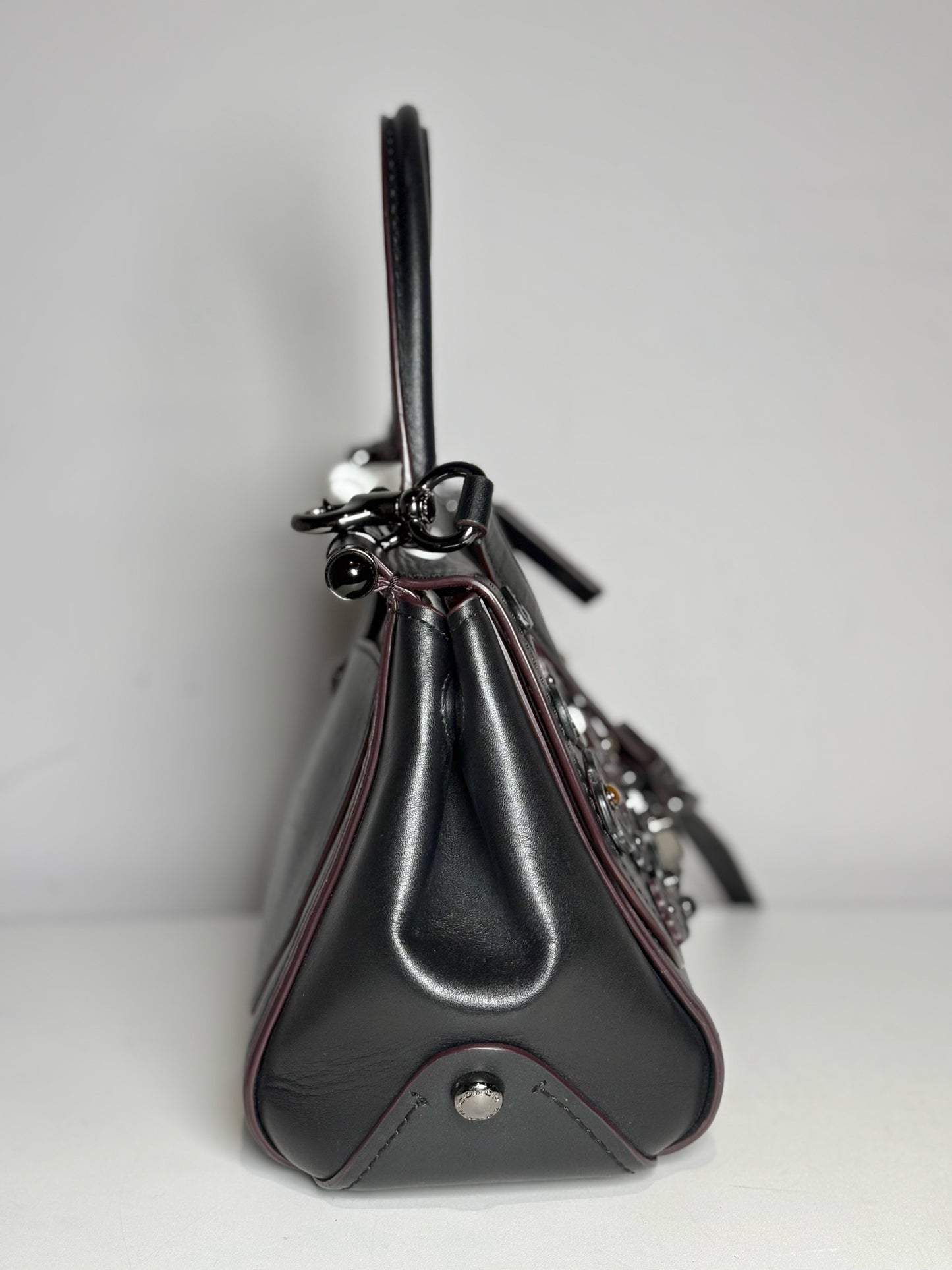 Women's Coach #54079 Willow Floral Leather Pre-owned Black Top Handle Rare Bag