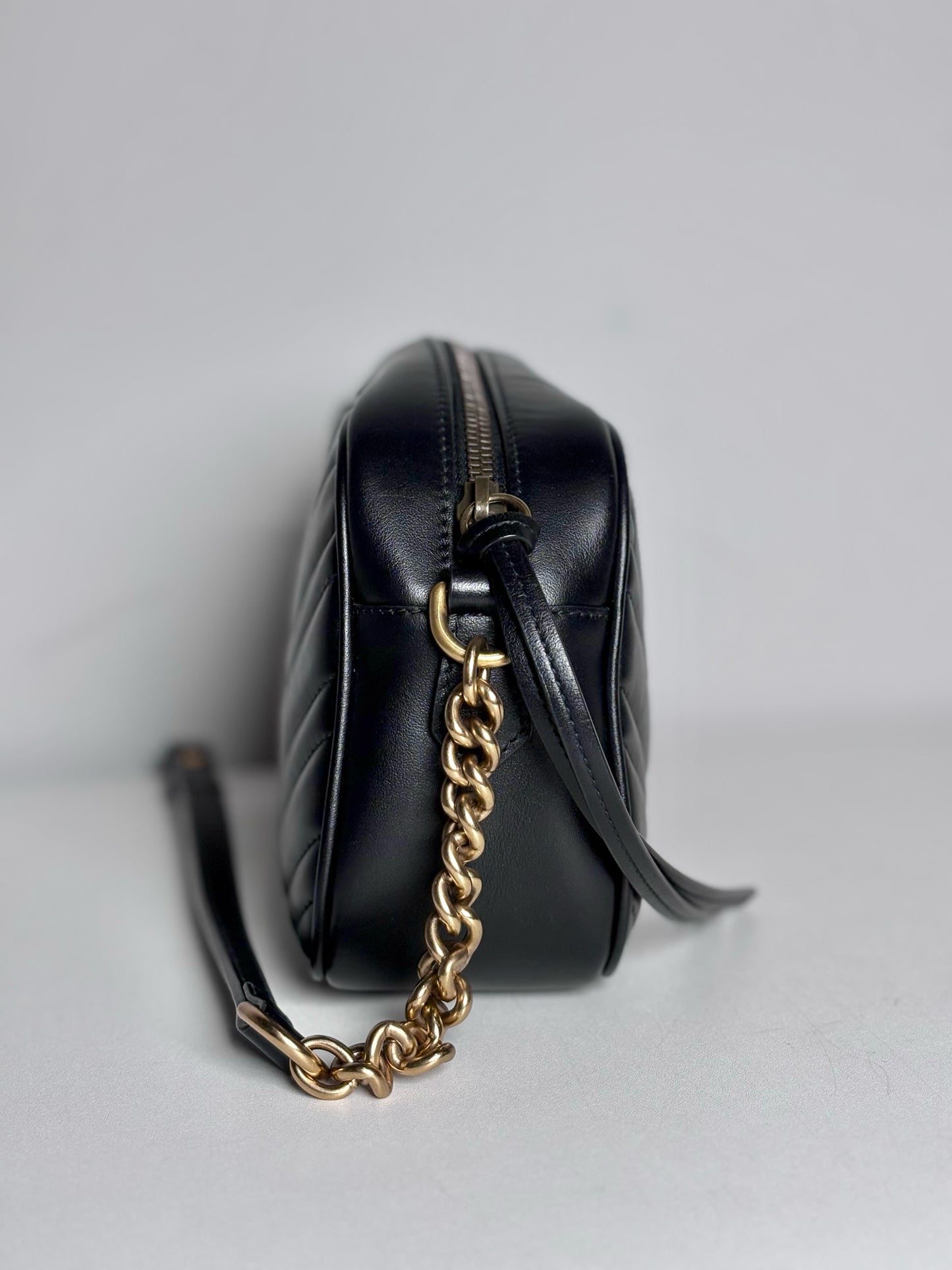 Gucci Marmont Camera Quilted Leather Pre-owned Black Nappa Small Purse Pre-owned