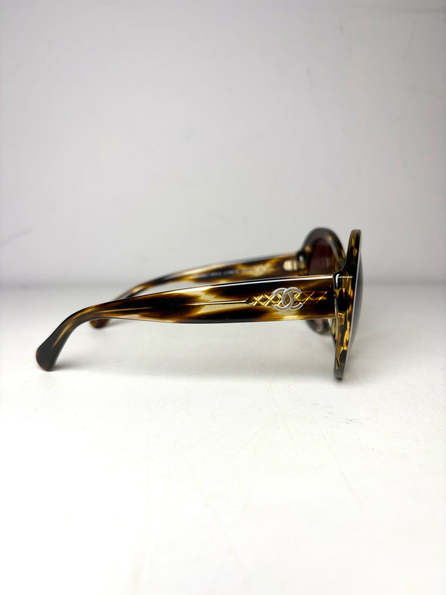 Chanel Pre-owned Brown Acetate Sunglasses