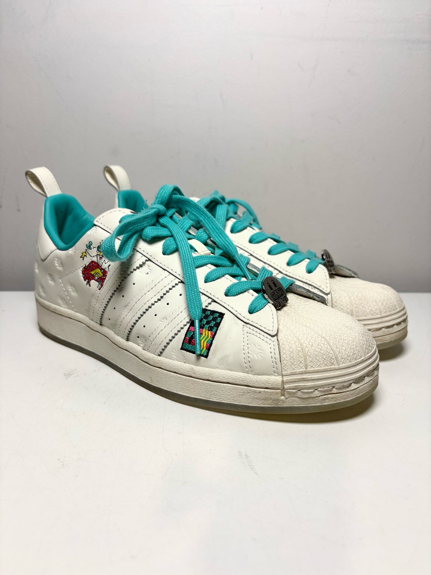 Men Shoe Size 10 Adidas Superstar x Arizona Iced Tea White & Teal Leather Pre-Owned Sneakers