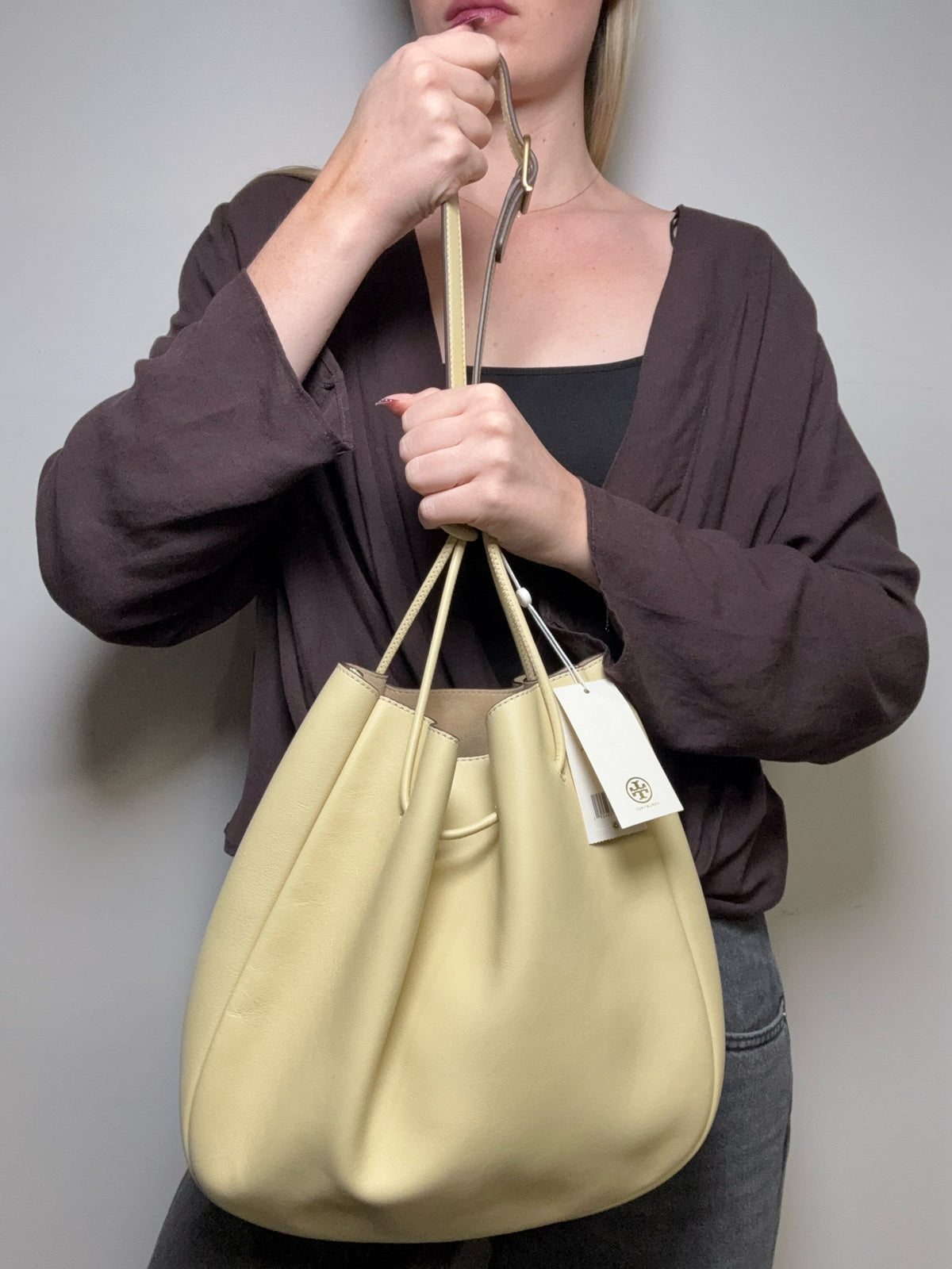 Women's Tory Burch 151 Mercer Hobo Buttermilk Leather NWT Pre-Owned Shoulder Bag