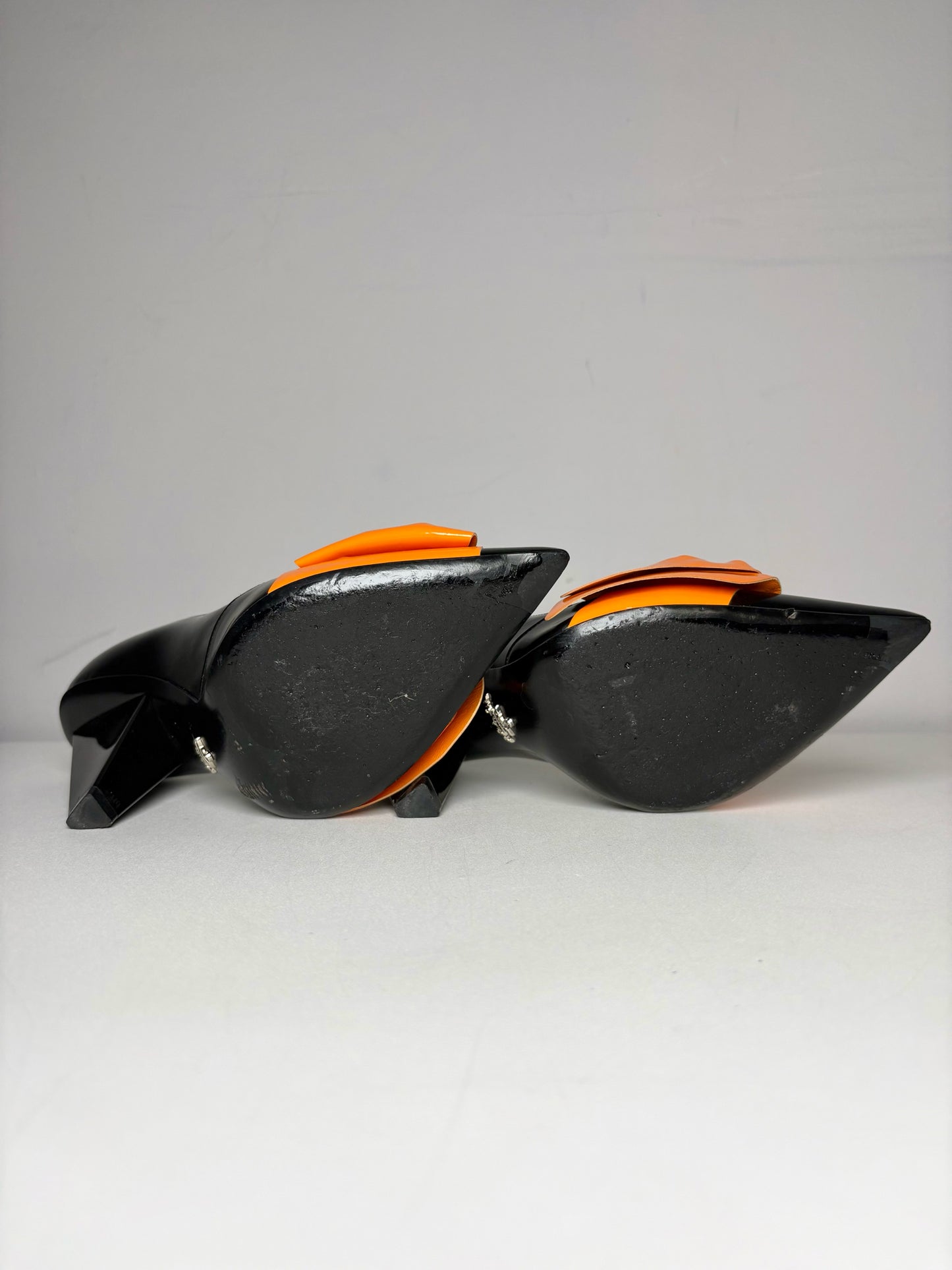 W Shoe Size 36.5 (6 - 6.5 US) Prada Black, Orange Leather Cowhide Heels