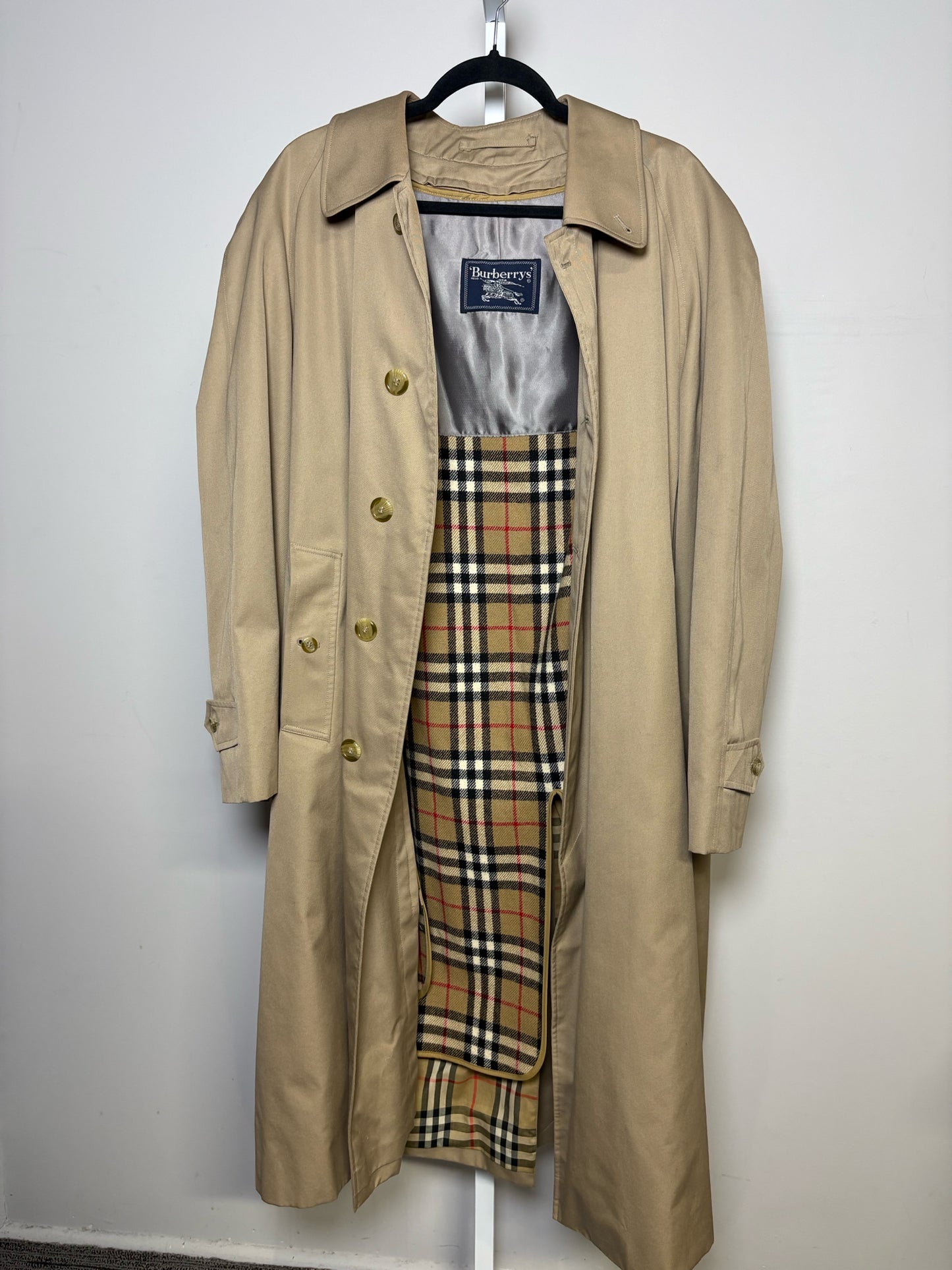 Burberrys' Khaki 51% Cotton, 49% Polyester Solid Men's Vintage Coat