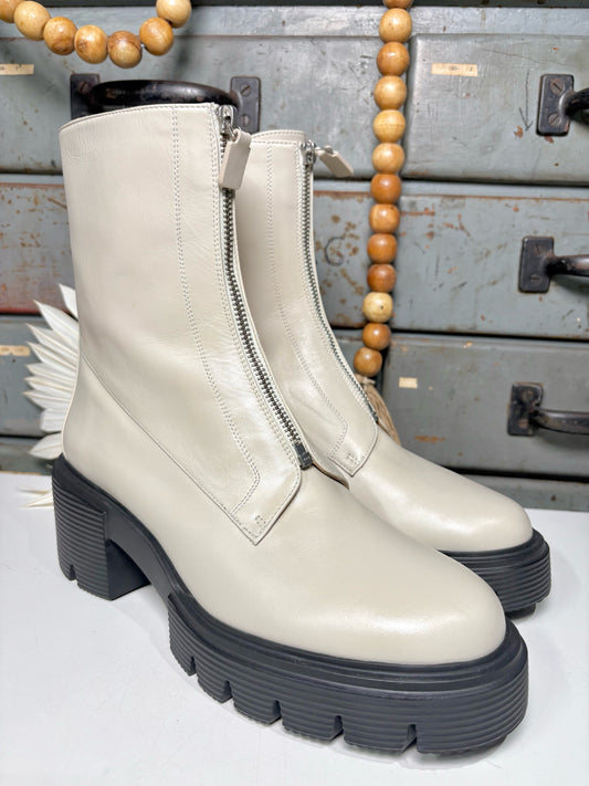 W Shoe Size 9.5 Stuart Weitzman Bone Soho Lug Bootie