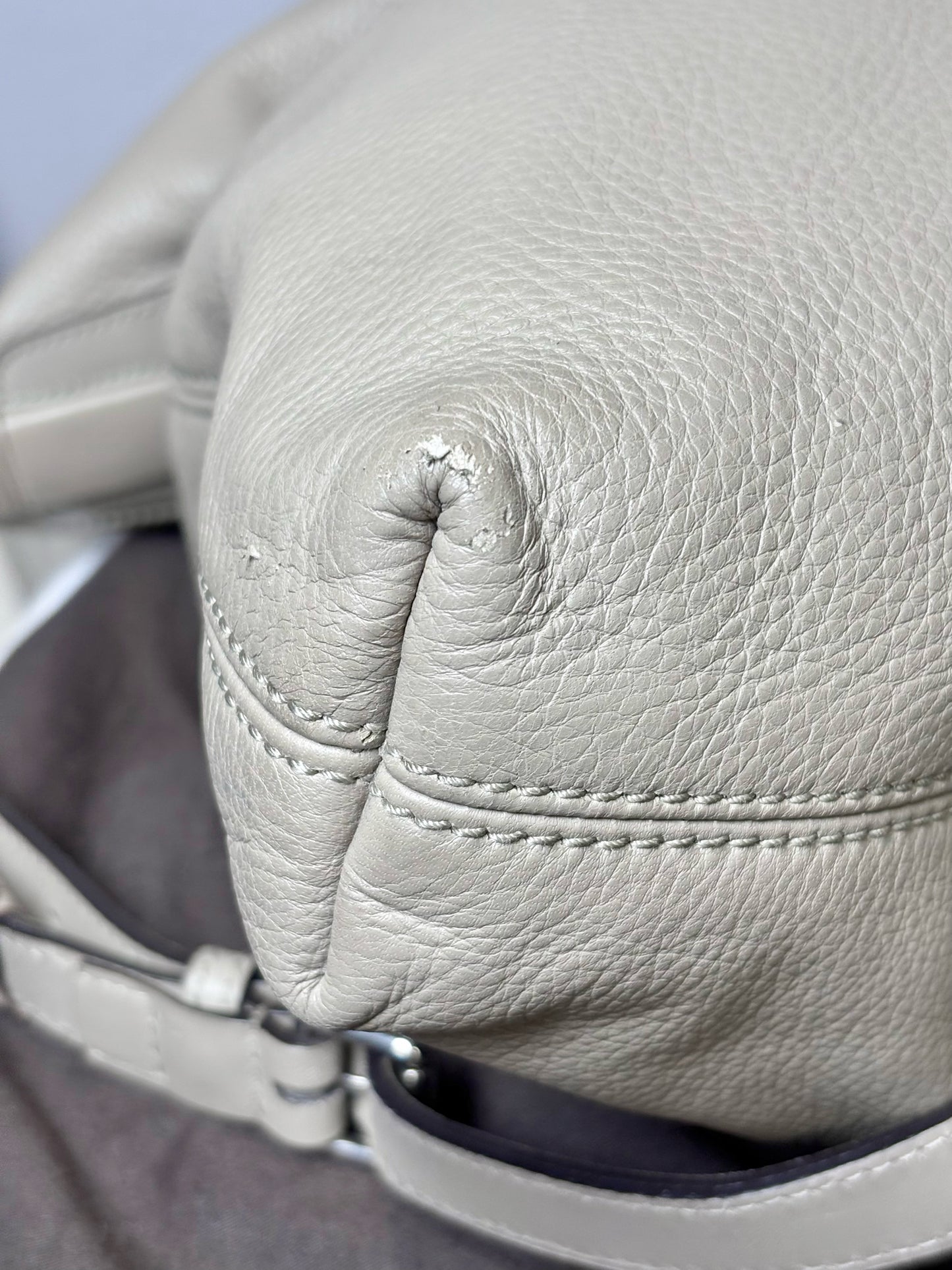 Gucci Taupe Leather Pebble Leather Men's Messenger Pre-owned Bag