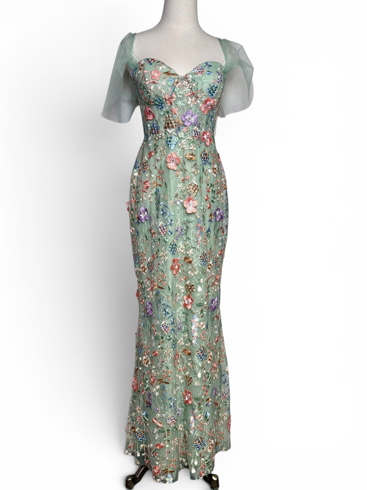 Women Size 8 MacDuggal Green Floral Women's NWT, Pre-owned Gown