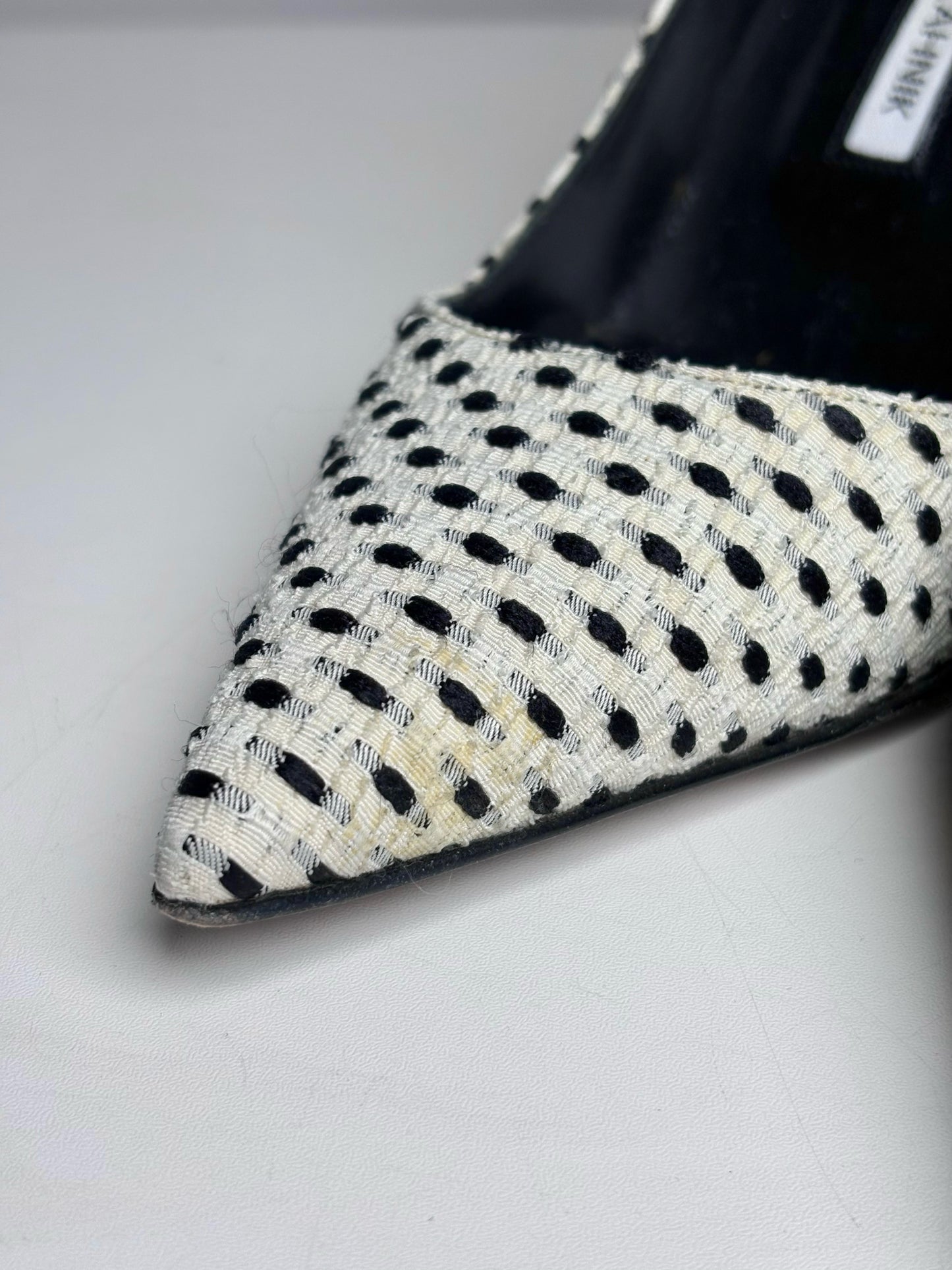 W Shoe Size 38 Manolo Blahnik Off-white, Black Dots Embroidery Pre-owned Heels