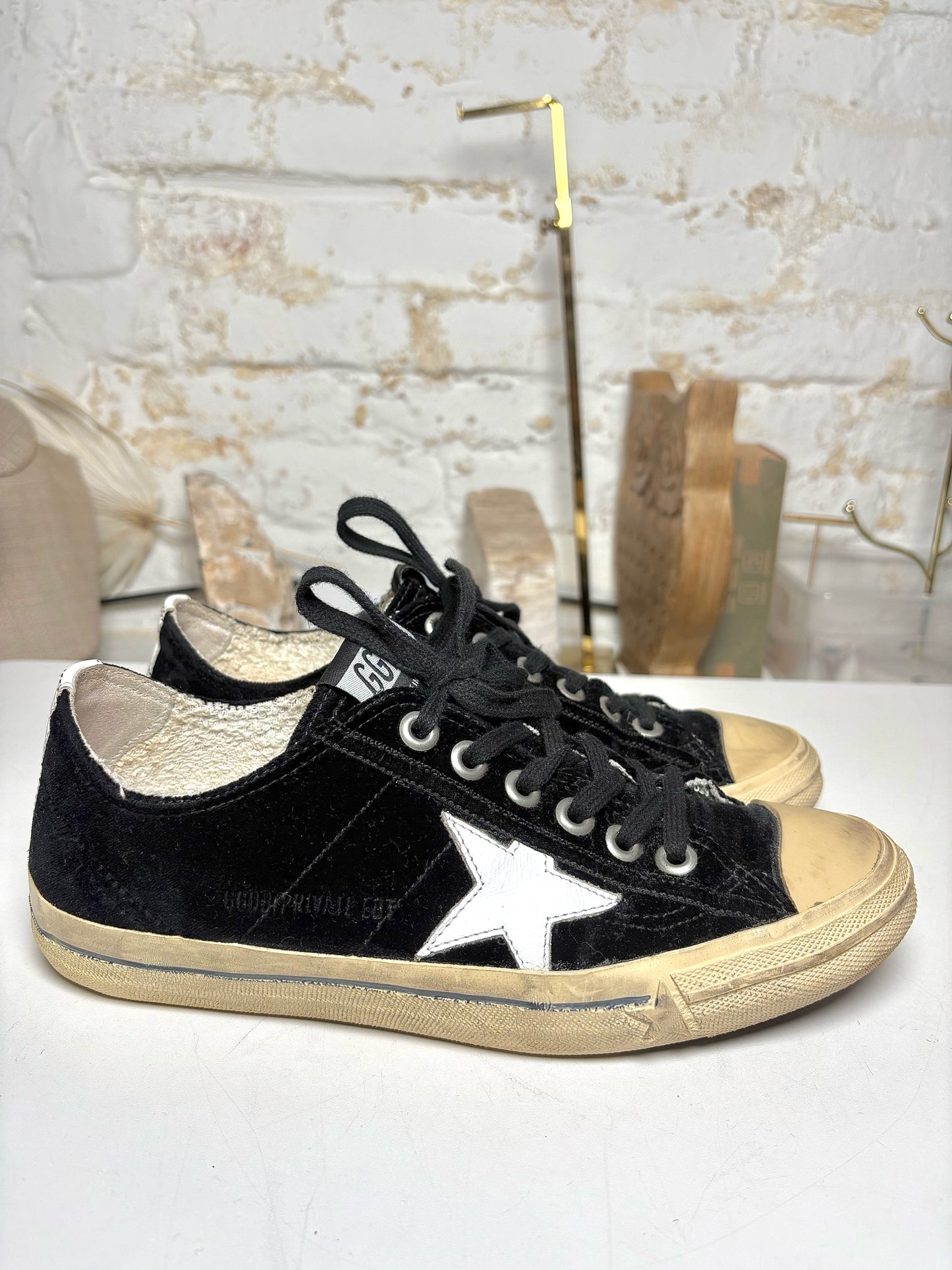W Shoe Size 39 Golden Goose Black & White Velvet Leather Pre-owned Sneakers