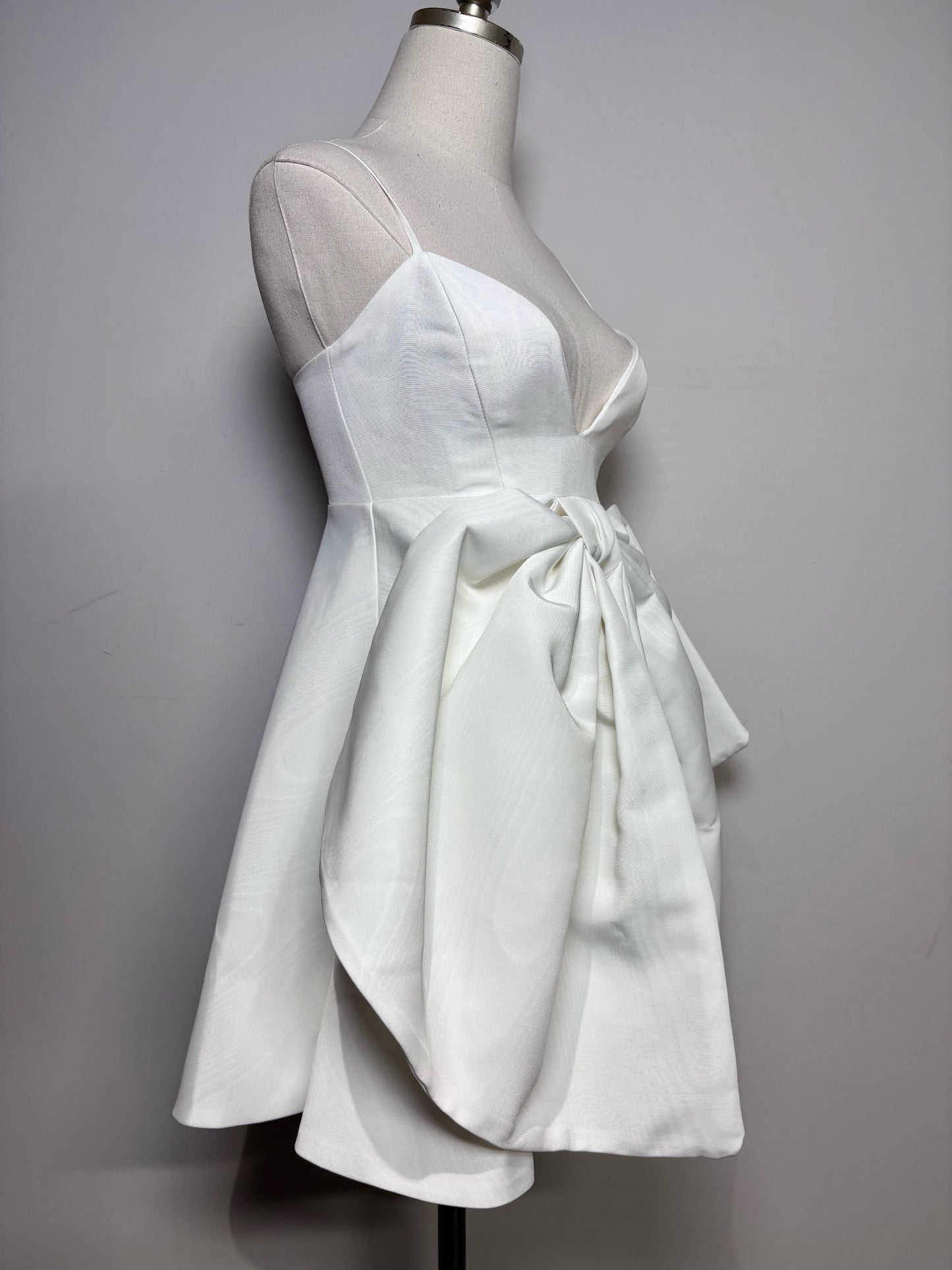 Women Size 2 Bardot White Solid Polyester Women's NWT Dress