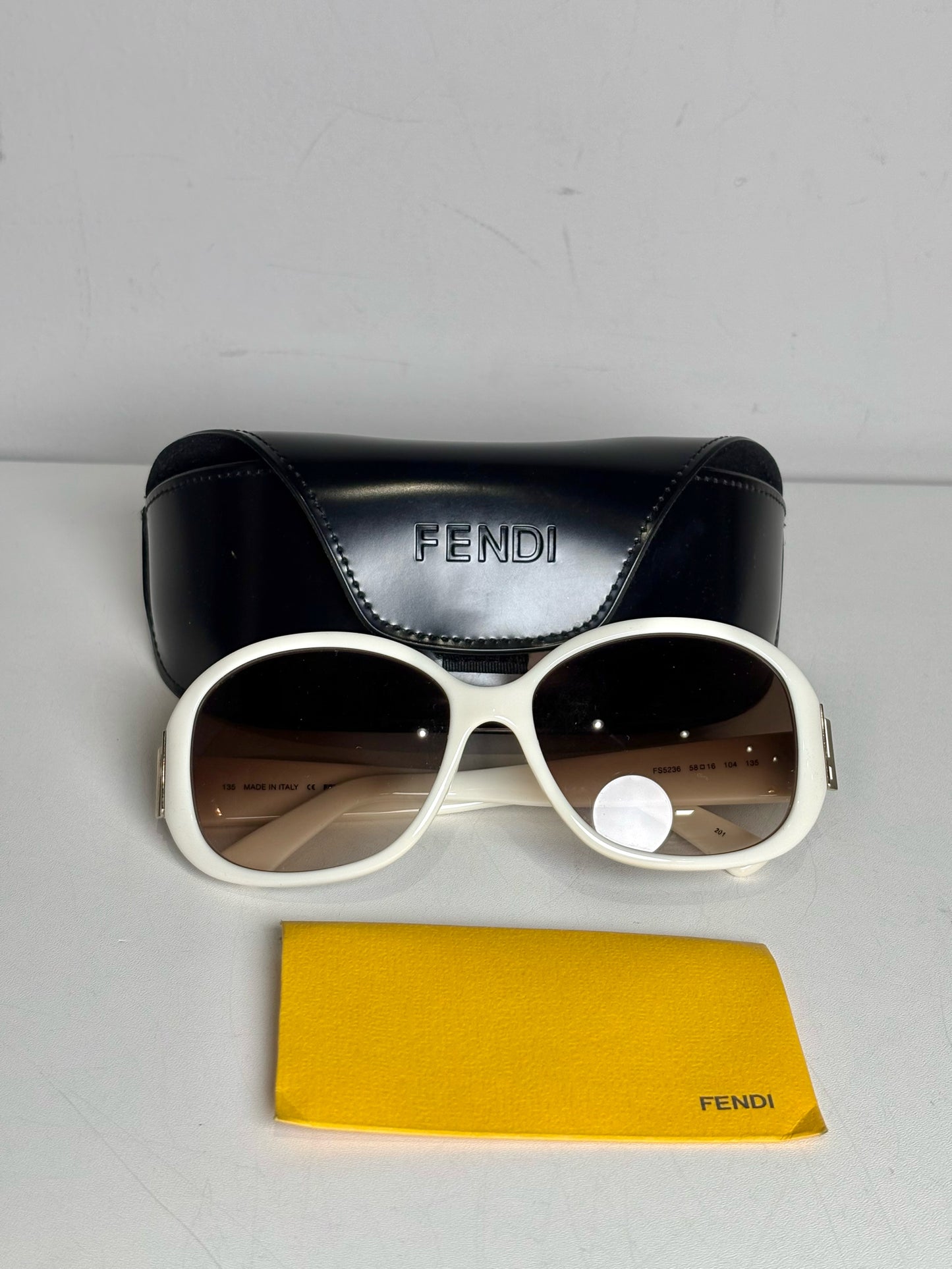 Fendi FS5236 Oversized Women's Pre-owned Cream Acetate Sunglasses