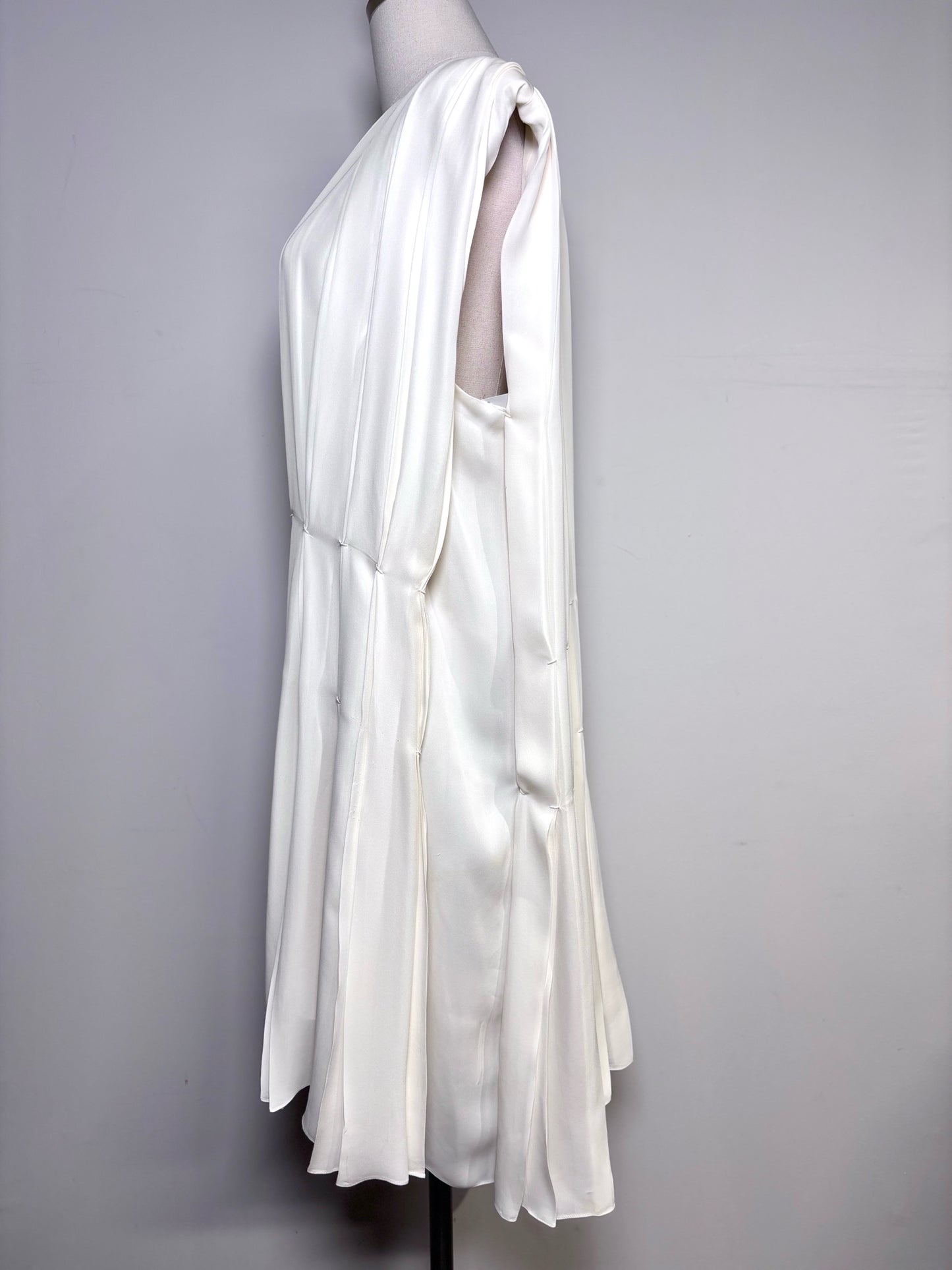 Women Size 8 Khaite Eggshell Blaz Pleated Silk Tent Dress