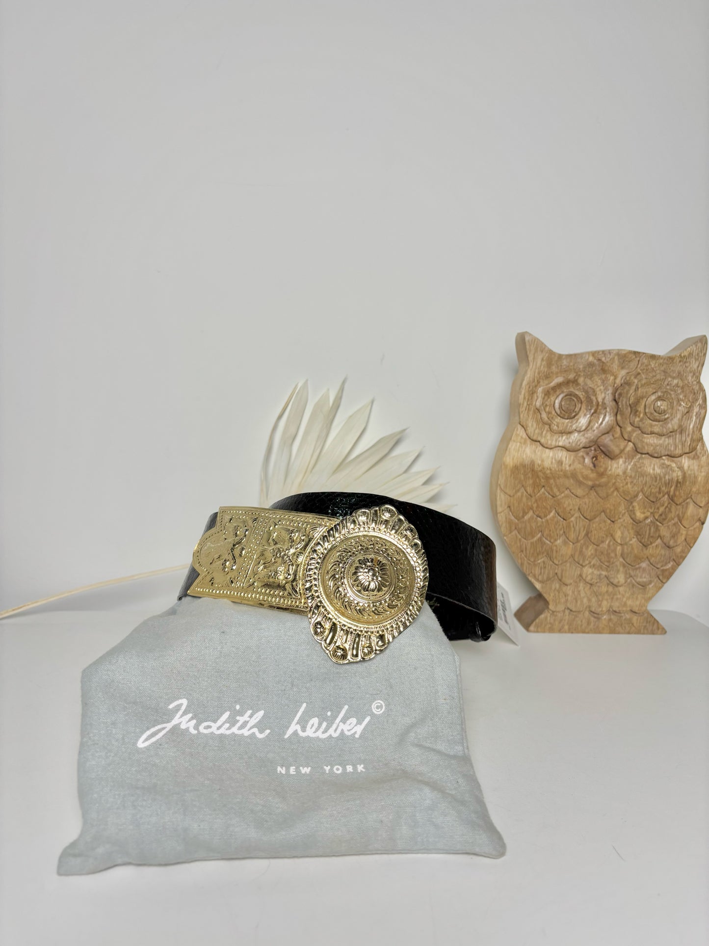 Judith Leiber Leather & Metal One Size Pre-owned Black & Gold Belt