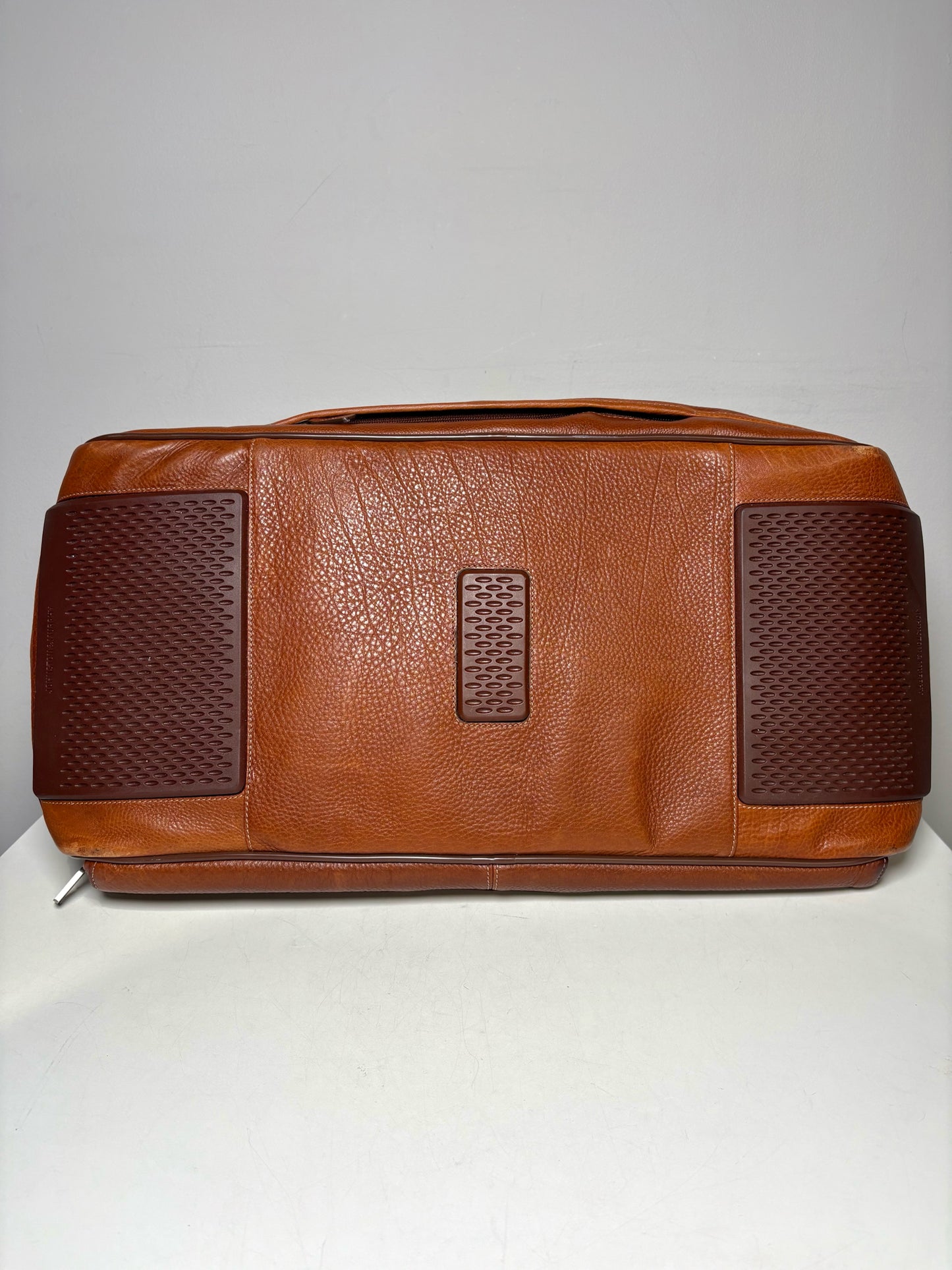 Johnston & Murphy Pre-Owned Leather Duffel Carry-On Travel Bag