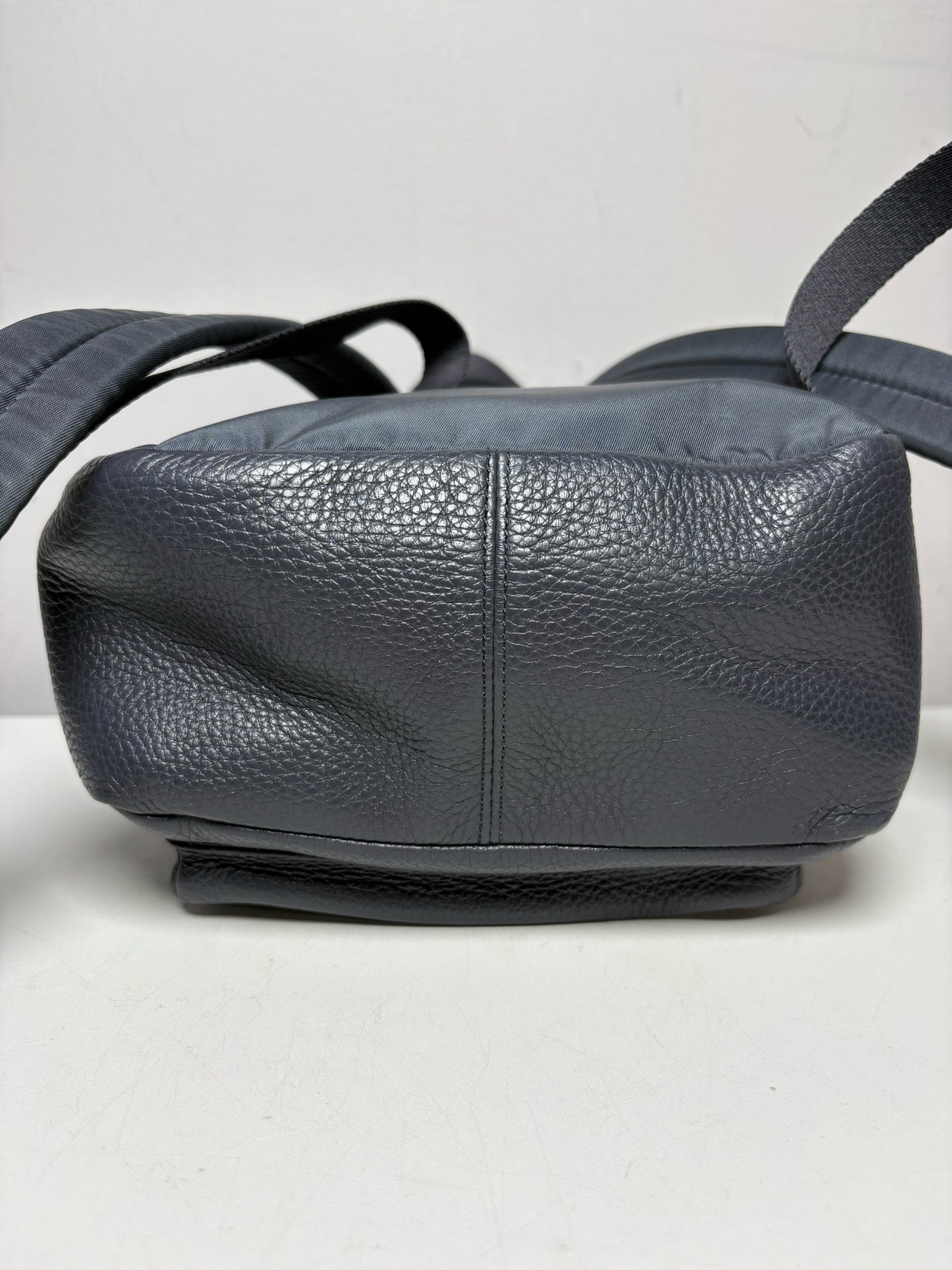 Women's Coach Gray Pebble Leather Pre-Owned Mini Backpack F28995