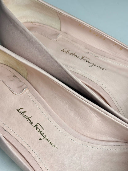 W Shoe Size 7.5 Salvatore Ferragamo Light Pink Leather Scallop Pre-owned Pump