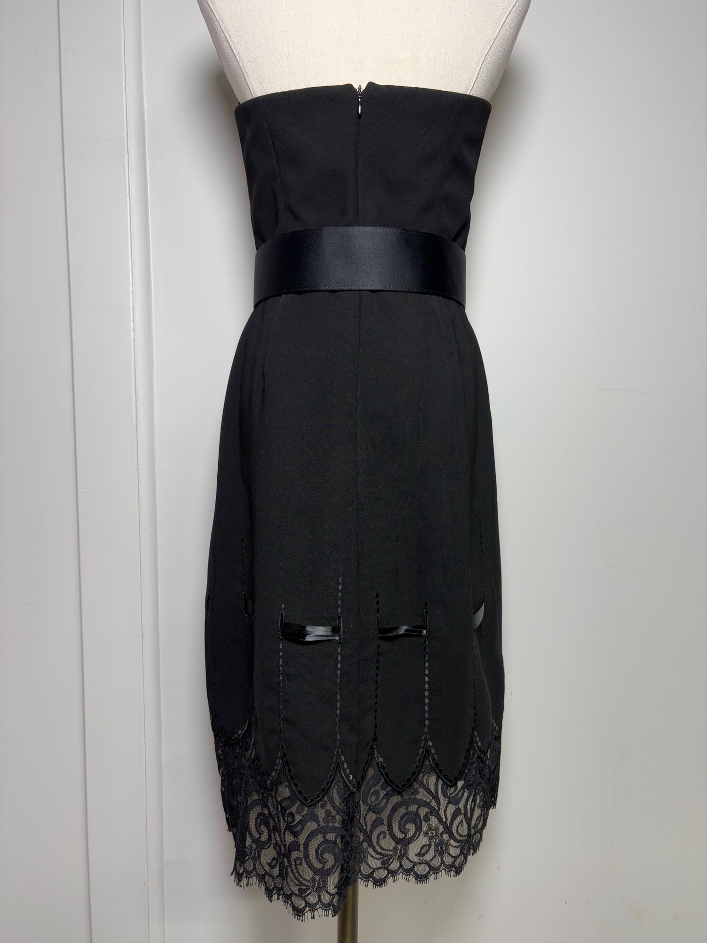 Women Size 6 Shani Black Solid Vintage Dress