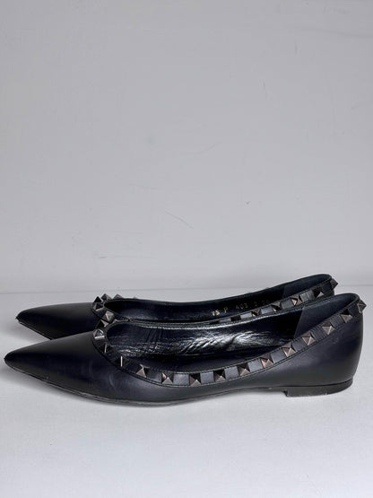 W Shoe Size 36 (6, US) Valentino Garavani Black Leather Rockstud Pre-owned Flats