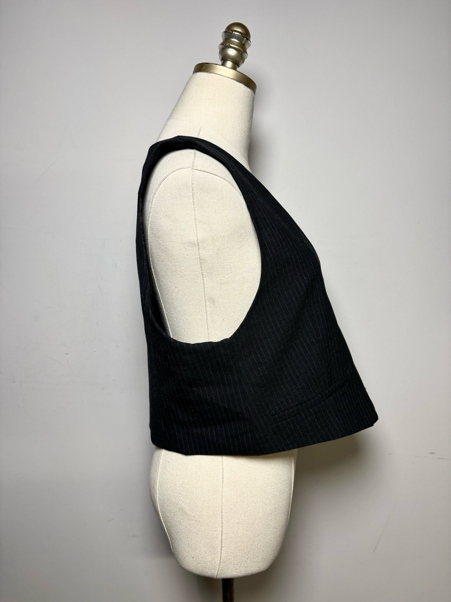 Women's Size L ZARA Charcoal Pinstripe Polyester Viscose NWT Pre-Owned Vest