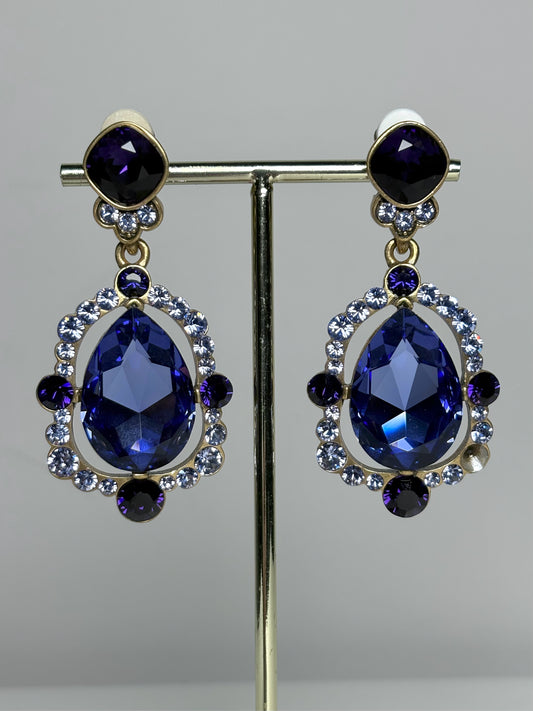Oscar de la Renta Pre-owned Purple Crystal Glass Purple Earrings
