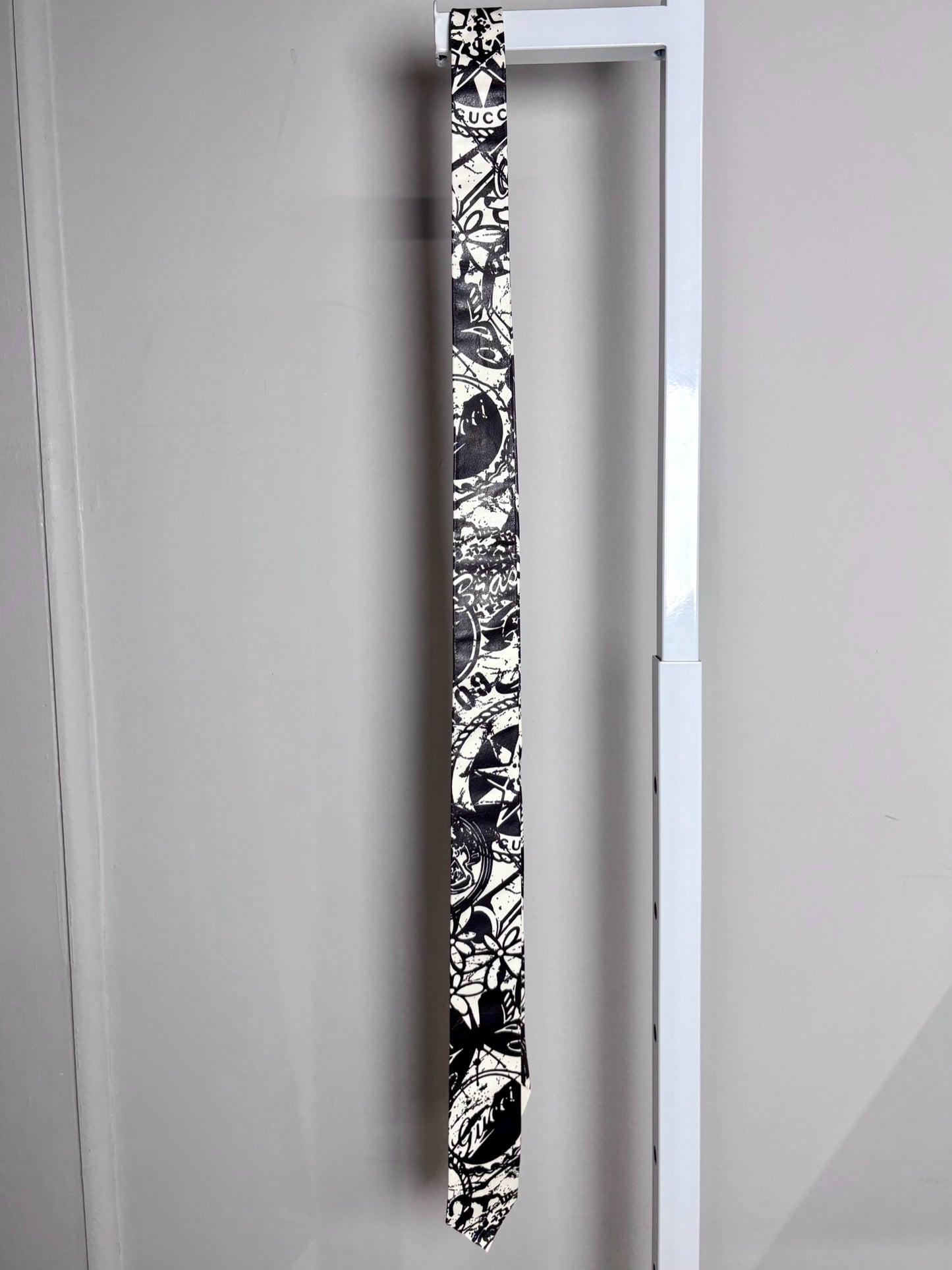 Gucci Off-white, Black Leather Geometric Print Men's Tie