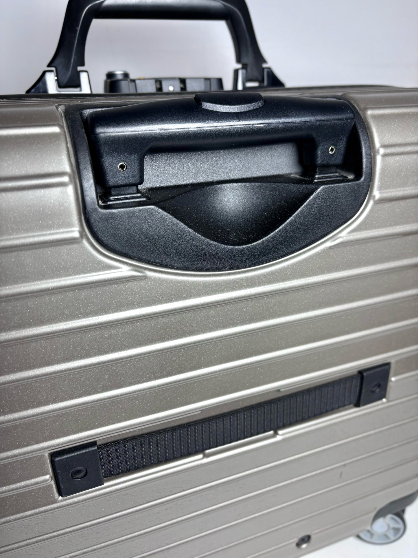 Rimowa Salsa 15" Taupe Sleeve Collection Suitcase Pre-owned
