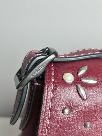 Women's Coach 20115 Pearls, Grommets Leather Pre-owned Bordeaux Saddle Bag