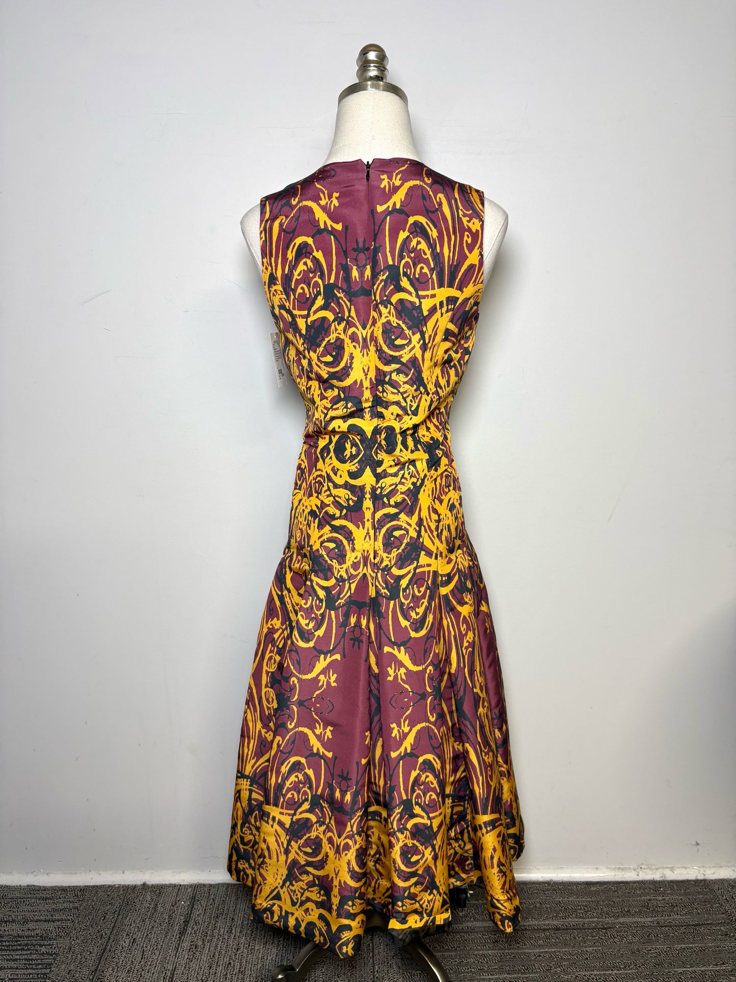 Women Size 4 Wes Gordon Gold, Burgundy, Black Print 100% Silk Pre-owned Dress