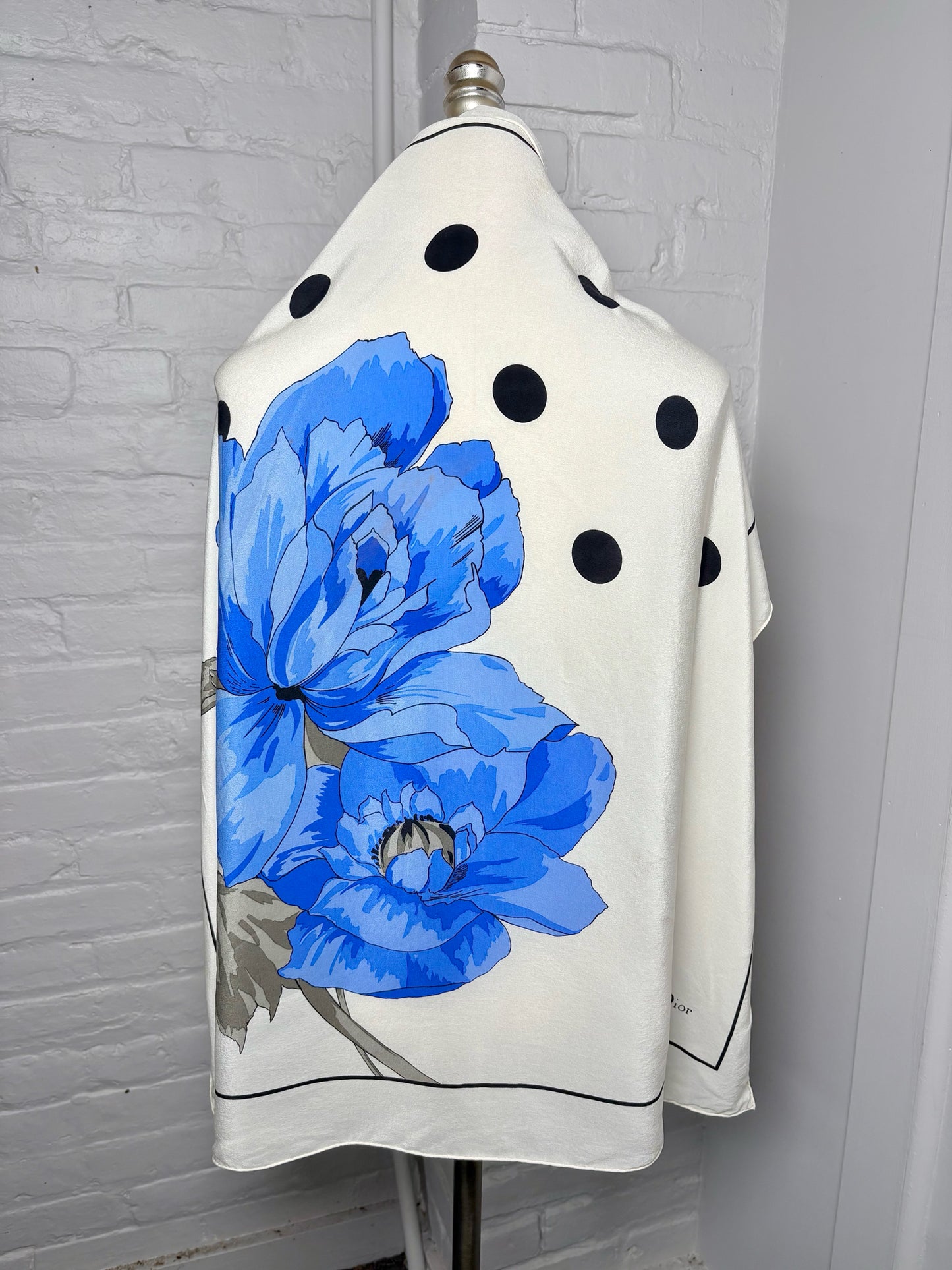 Christian Dior Floral Silk Vintage Pre-owned White & Blue Scarf