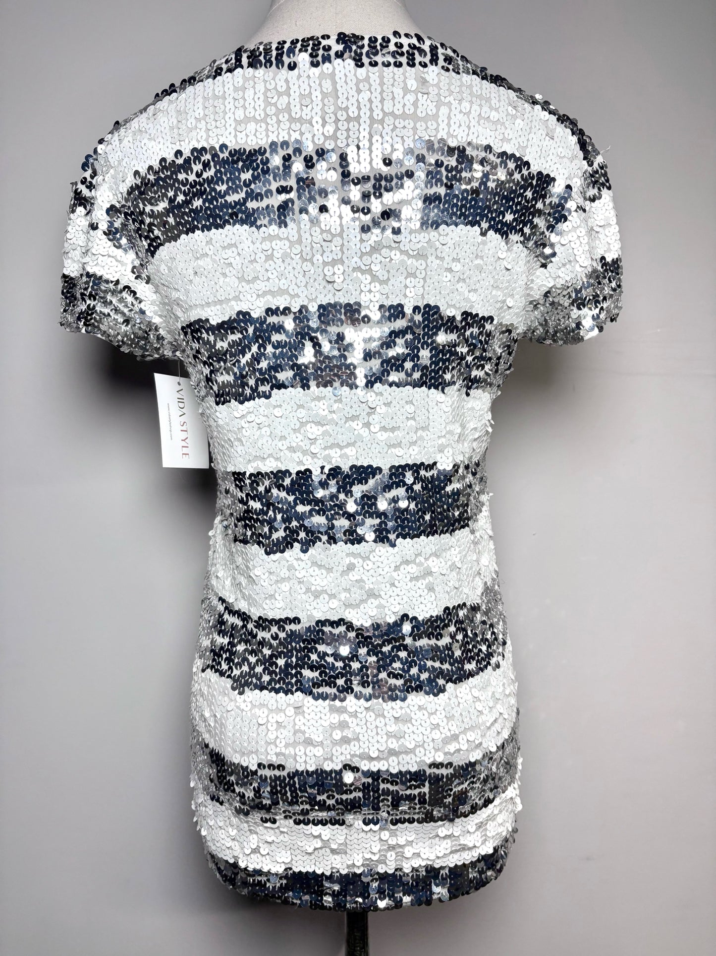 Women Size S Alice + Olivia White & Silver Horizontal Stripes Top