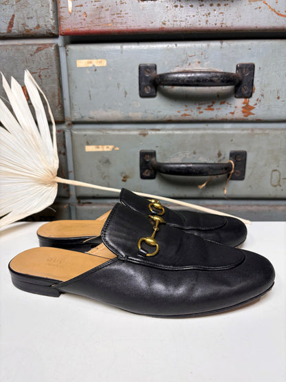 W Shoe Size 38 (7.5 - 8) Gucci Black Leather Slip-ons
