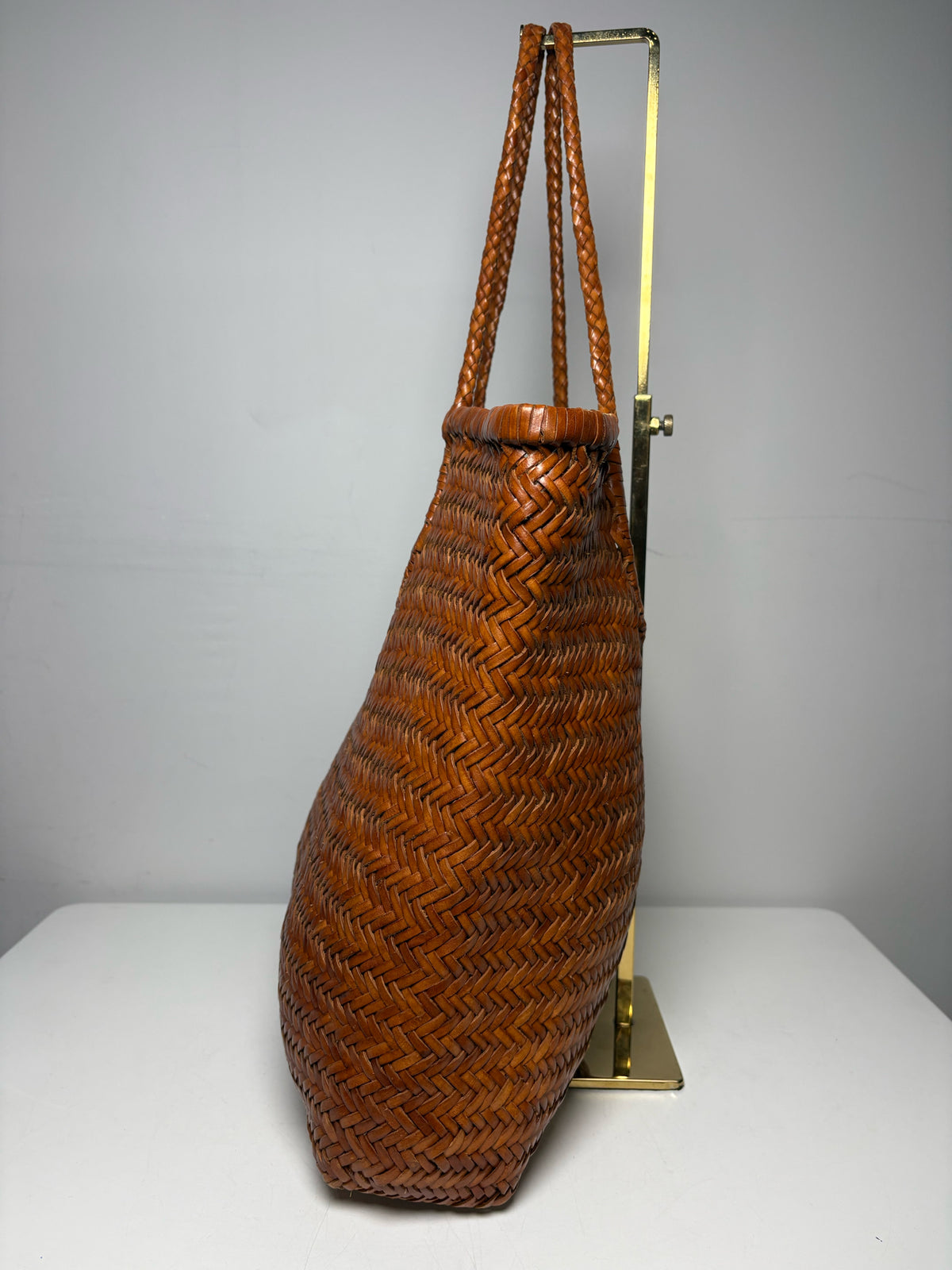 Women's Dragon Diffusion Tan Handwoven Leather NS Diagonal Pre-Owned Basket Tote Bag
