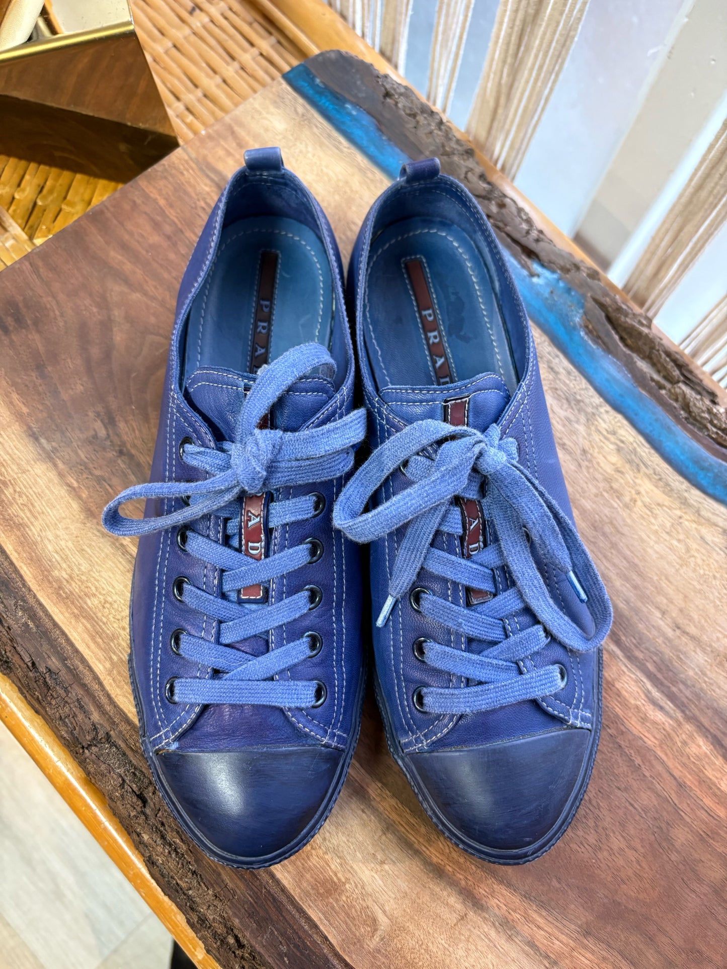 W Shoe Size 40 (10, US) Prada Blue Leather Low Top Sneakers