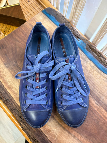 W Shoe Size 40 (10, US) Prada Blue Leather Low Top Sneakers